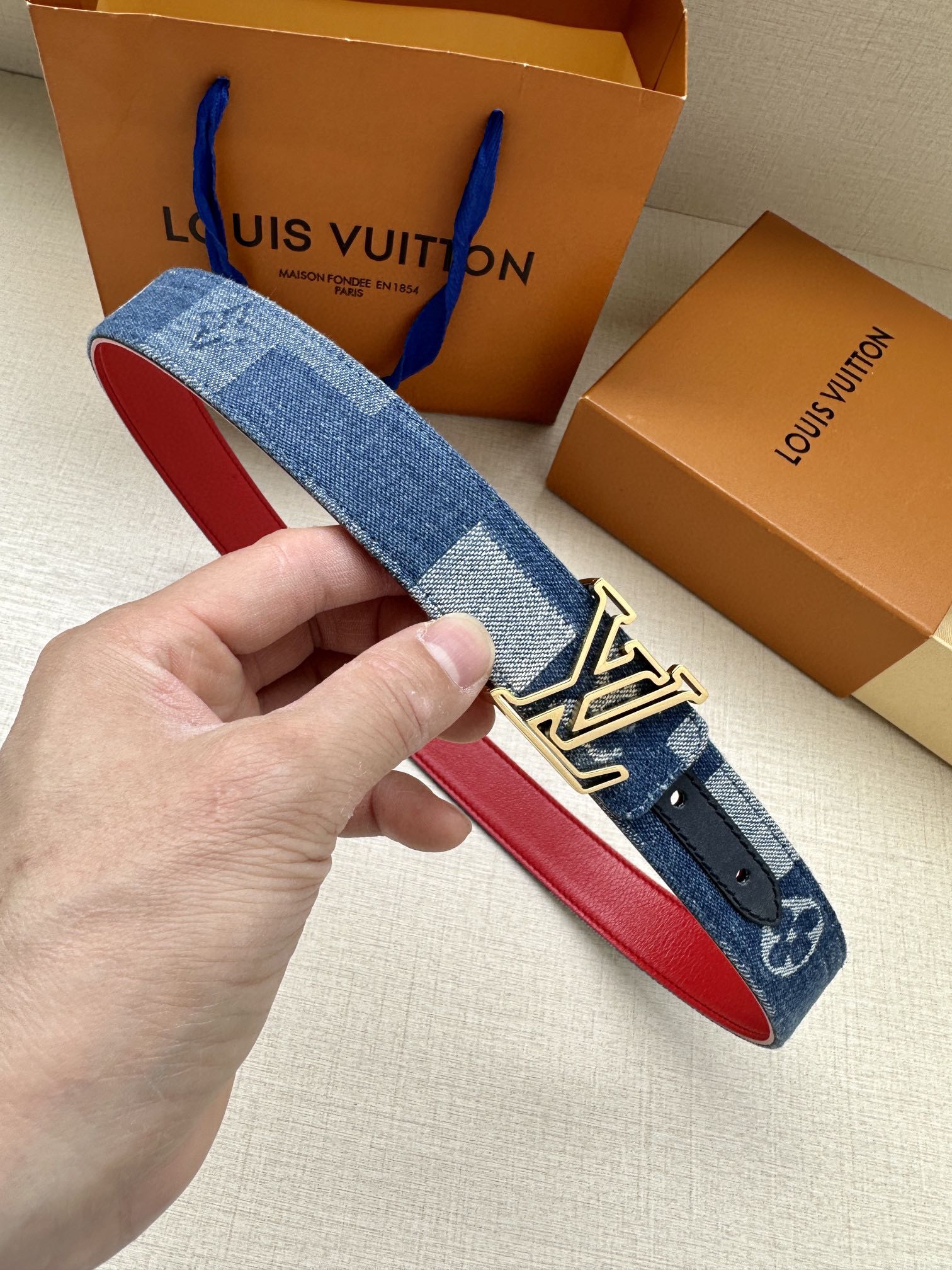 本款LVInitiales30毫米双
