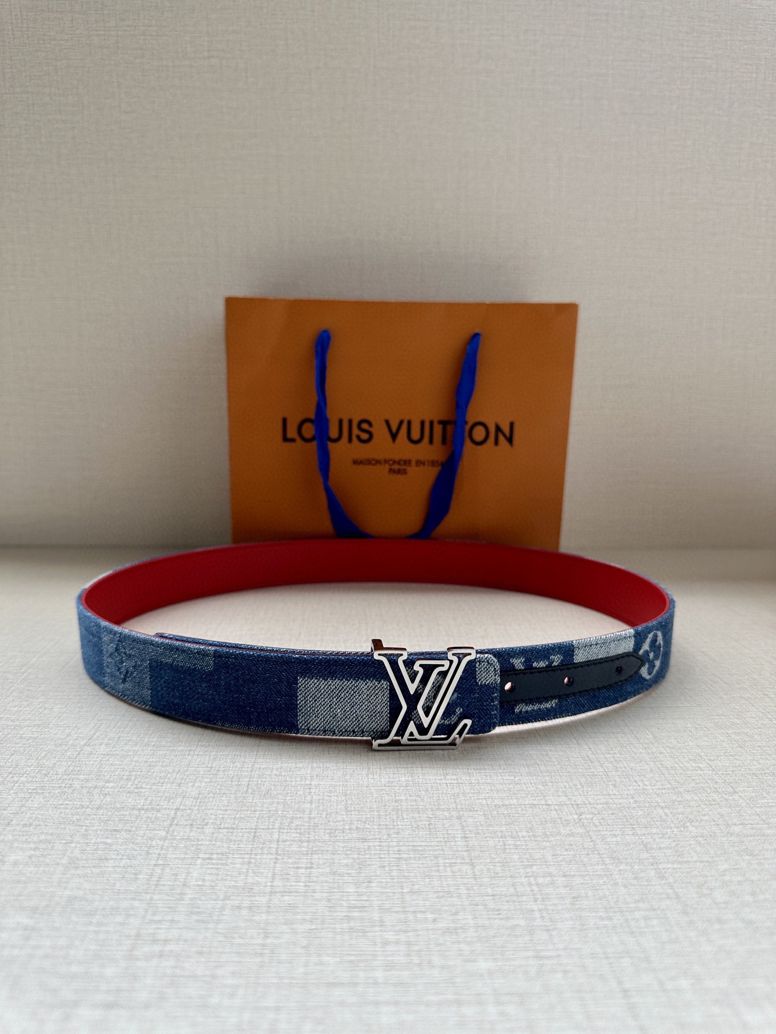 本款LVInitiales30毫米双
