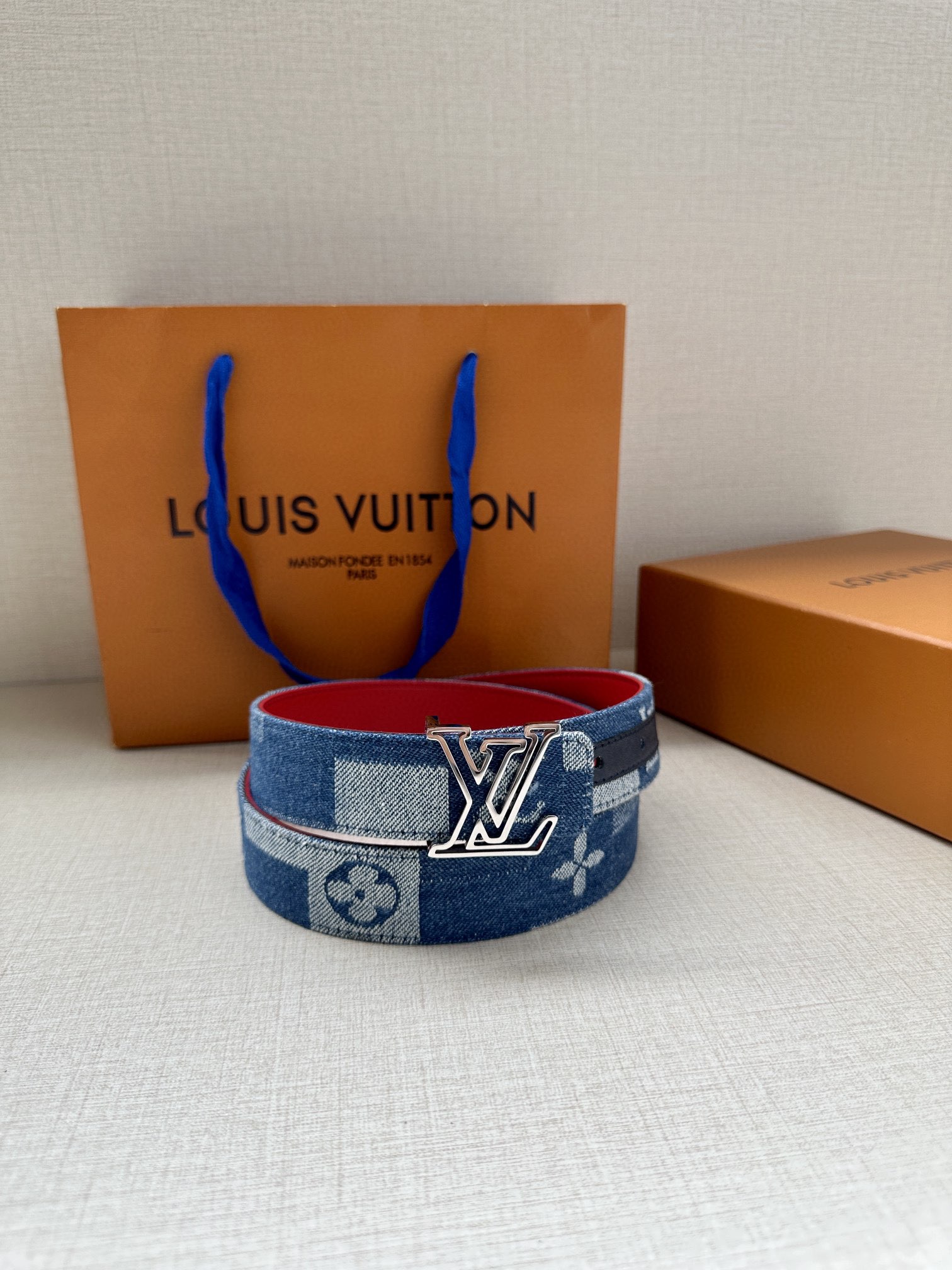 本款LVInitiales30毫米双