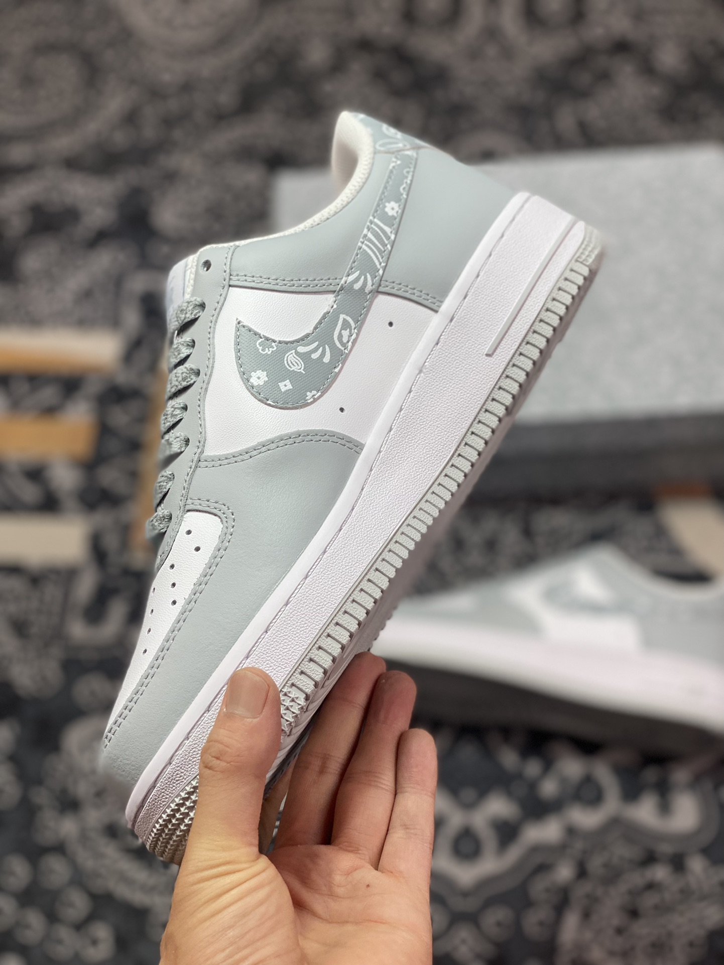 200 原装级别 Air Force 1 ‘07 Low 灰白腰果花 XM6321-736