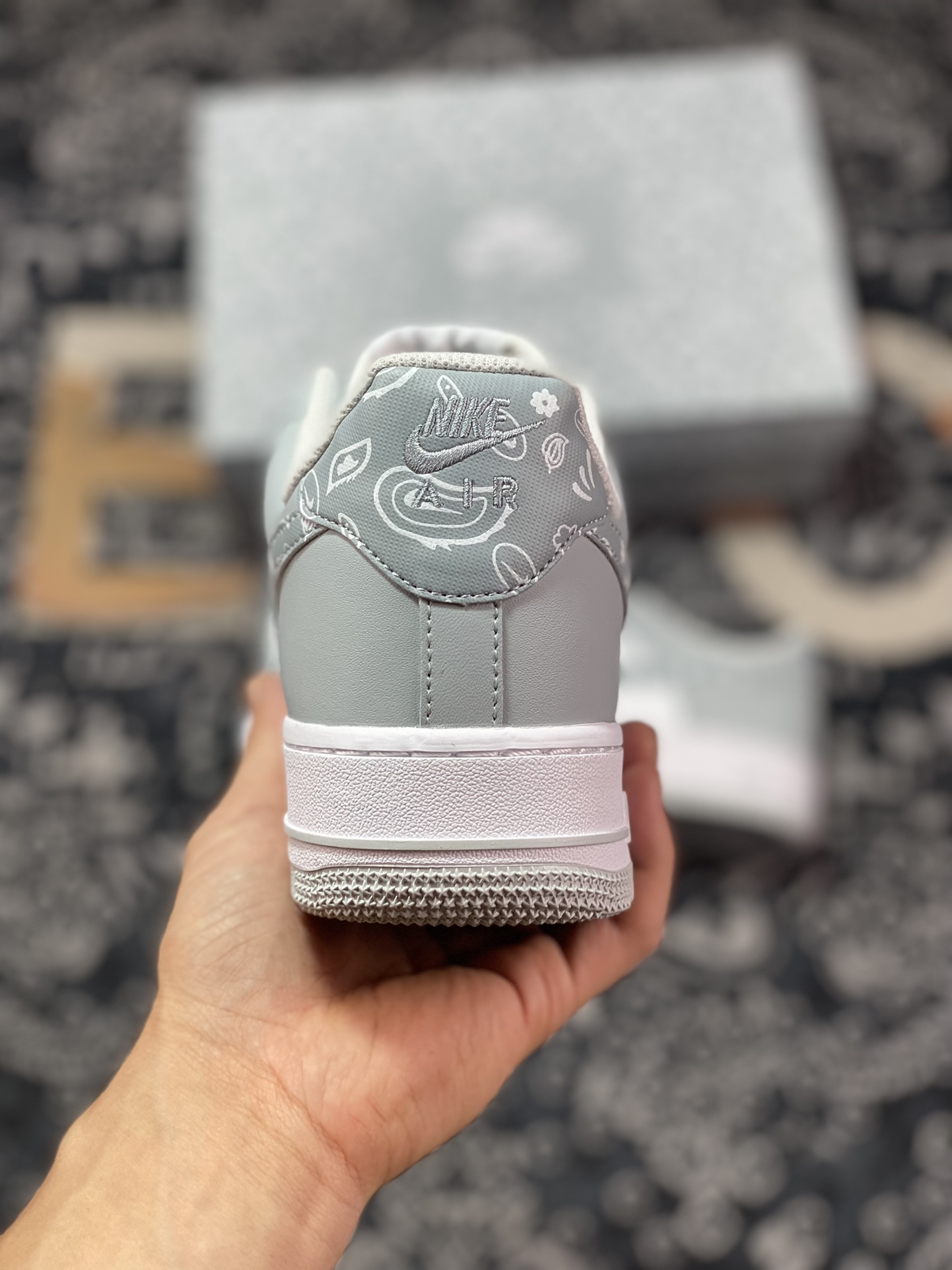 200 原装级别 Air Force 1 ‘07 Low 灰白腰果花 XM6321-736