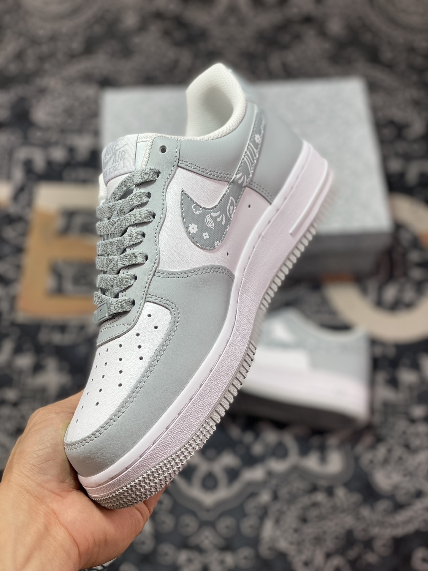 200 原装级别 Air Force 1 ‘07 Low 灰白腰果花 XM6321-736