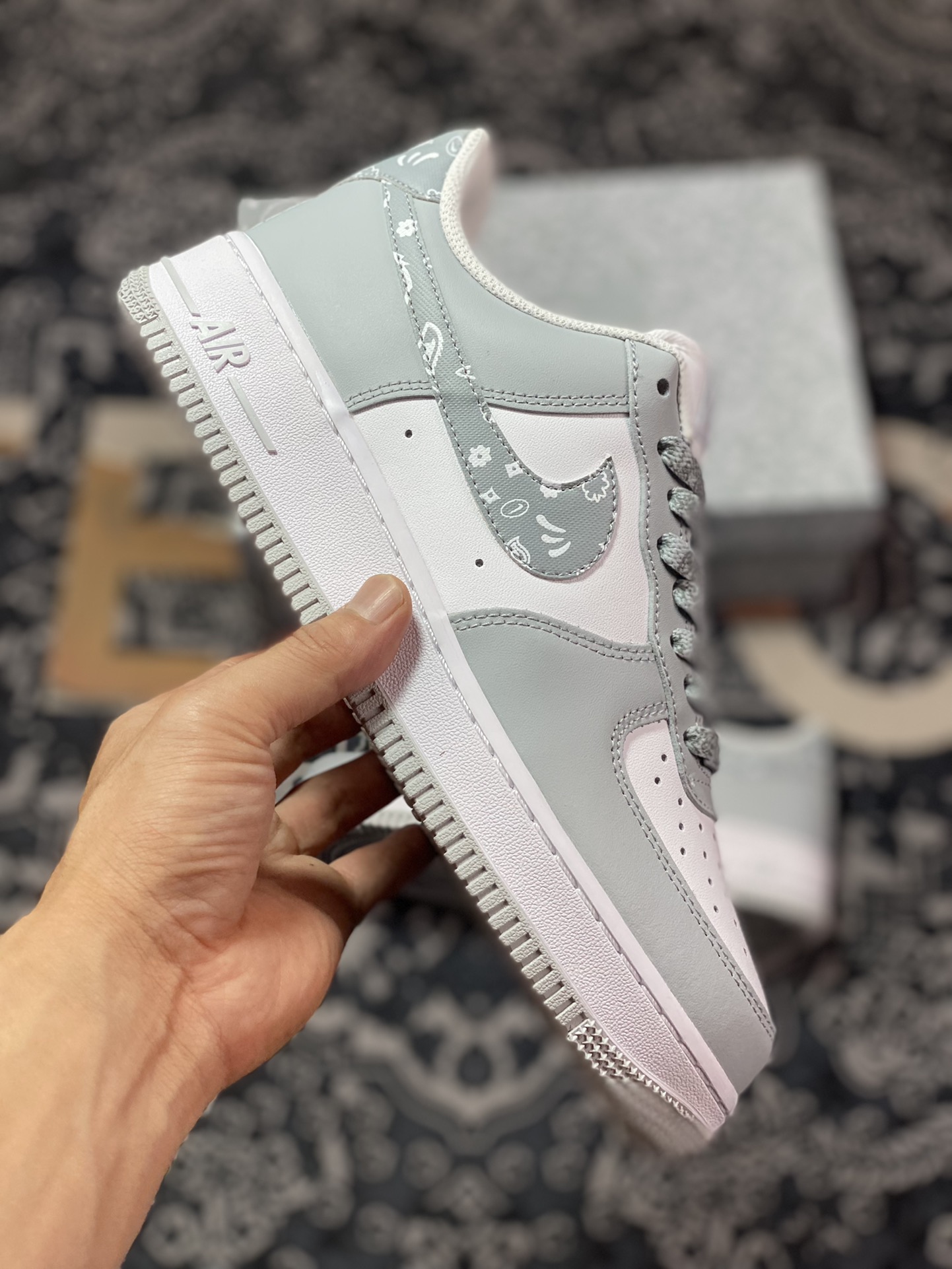 200 原装级别 Air Force 1 ‘07 Low 灰白腰果花 XM6321-736