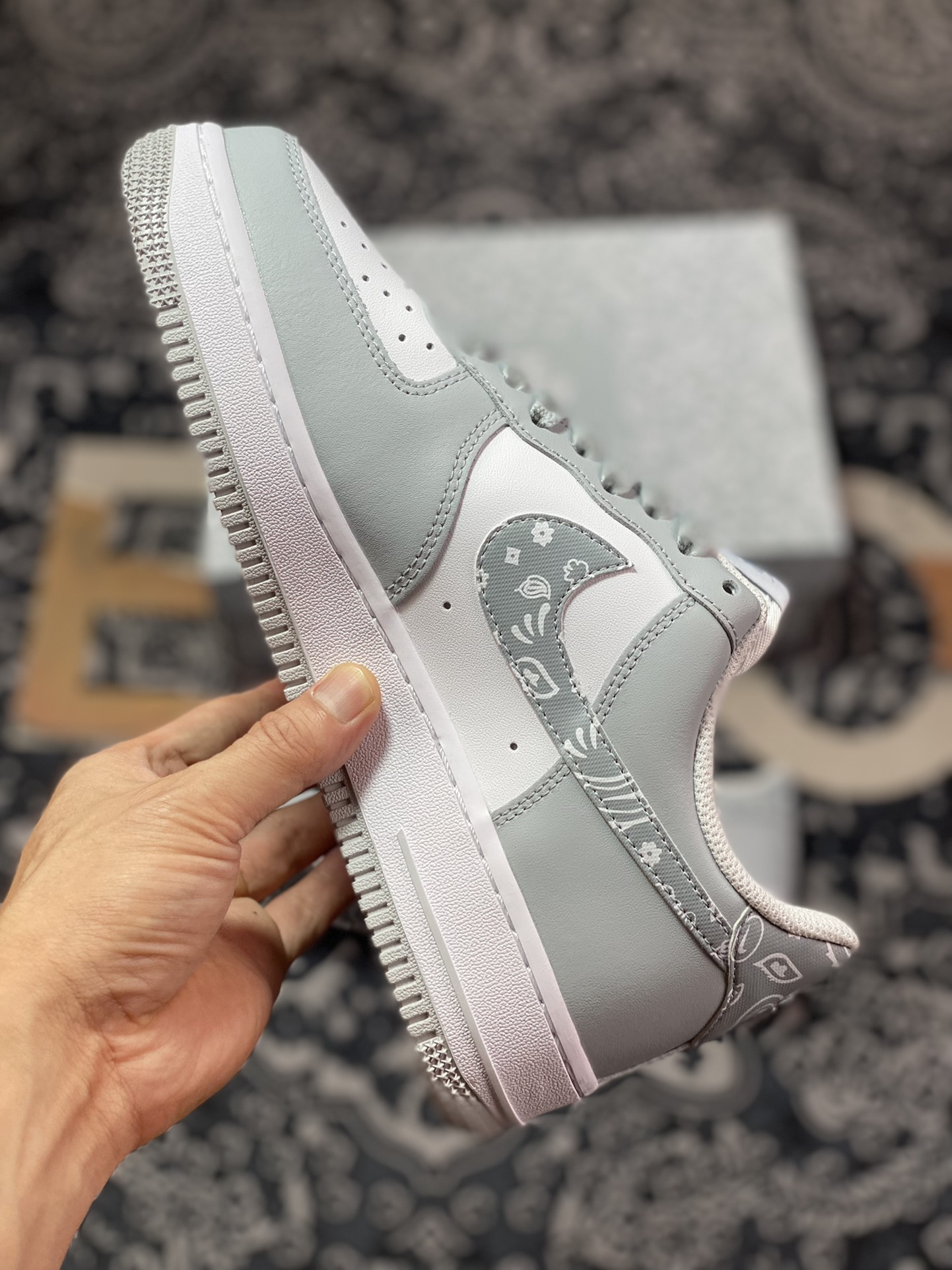 200 原装级别 Air Force 1 ‘07 Low 灰白腰果花 XM6321-736