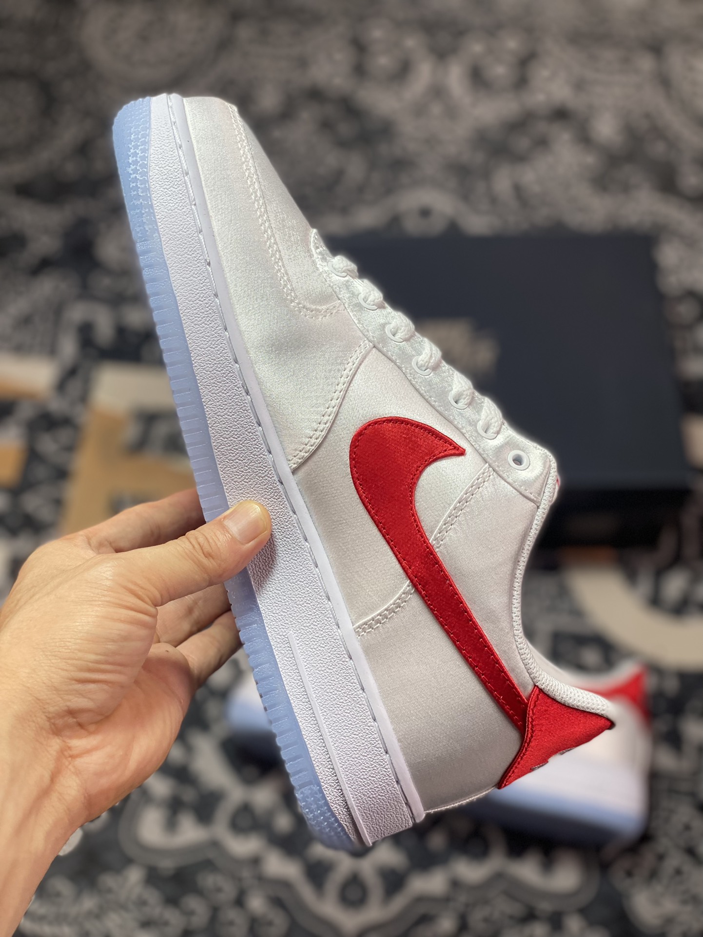 200 Nike Air Force 1’07 Low Satin”White/Redo“空军一号板鞋“白红丝绸做旧”DX6541-100