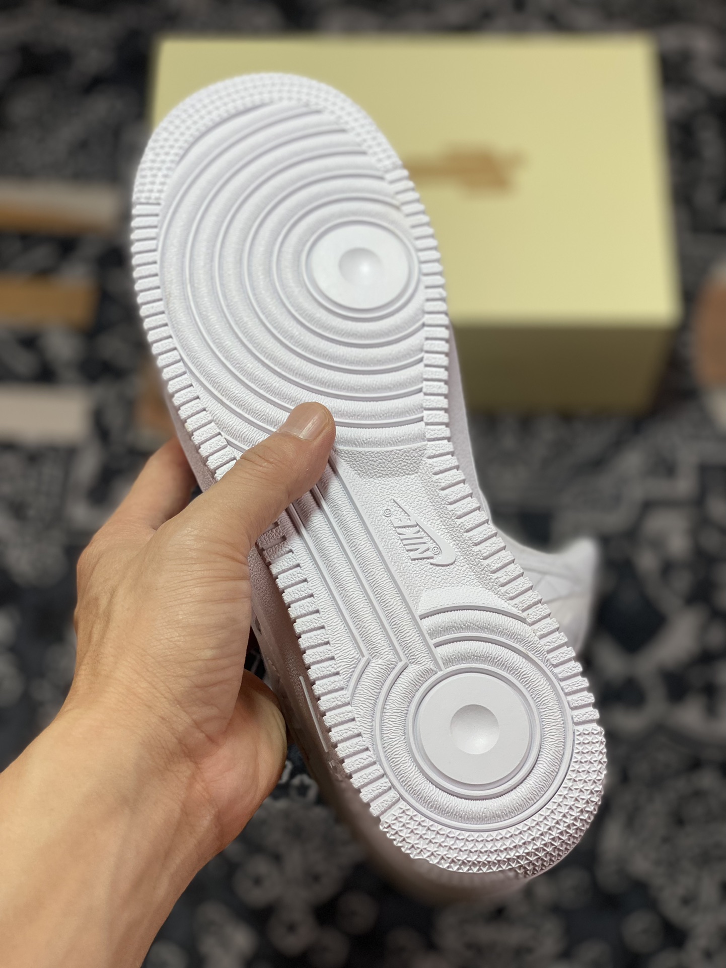 240 原装级别 Billie Eilish x Air Force 1 Low 碧梨联名白 DZ3674-100