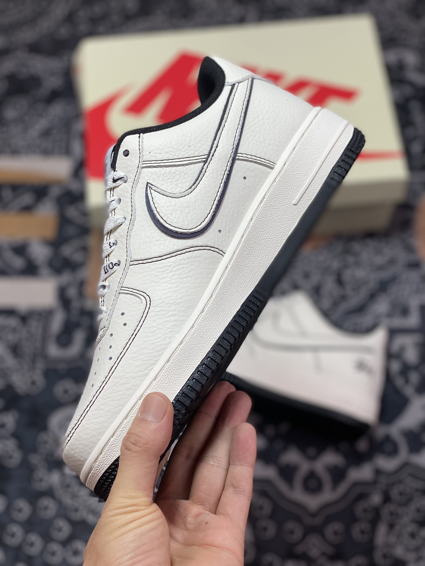 260  Stussy x Air Force 1 Low 斯图西白黑 UN1635-702