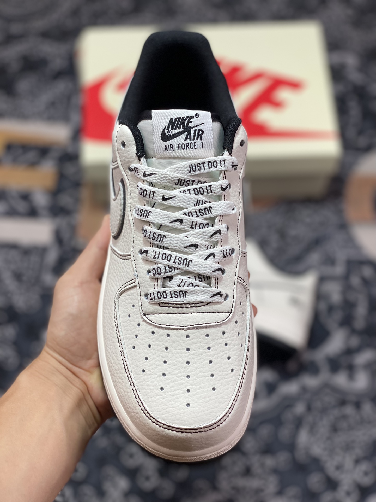260  Stussy x Air Force 1 Low 斯图西白黑 UN1635-702