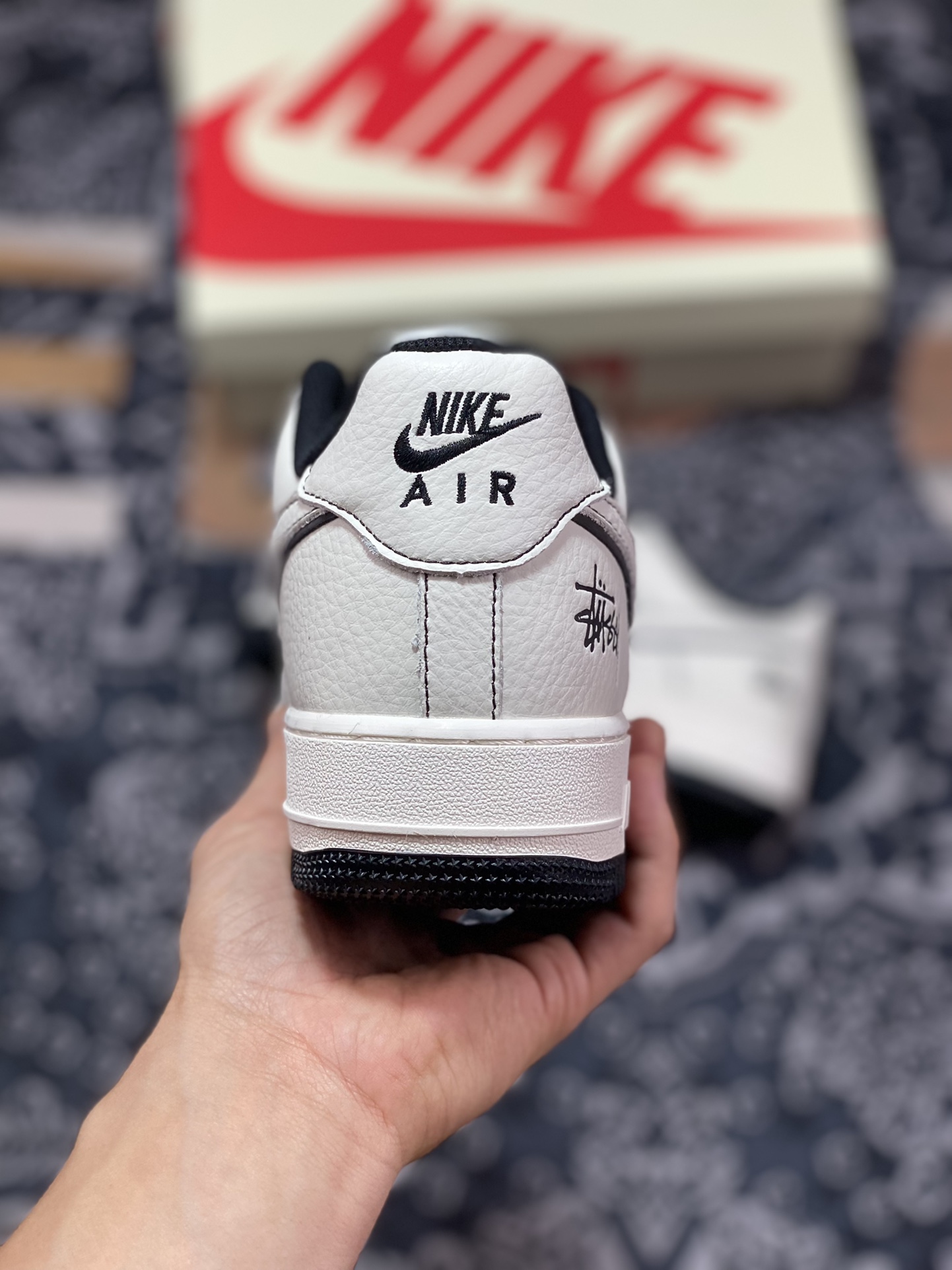 260  Stussy x Air Force 1 Low 斯图西白黑 UN1635-702