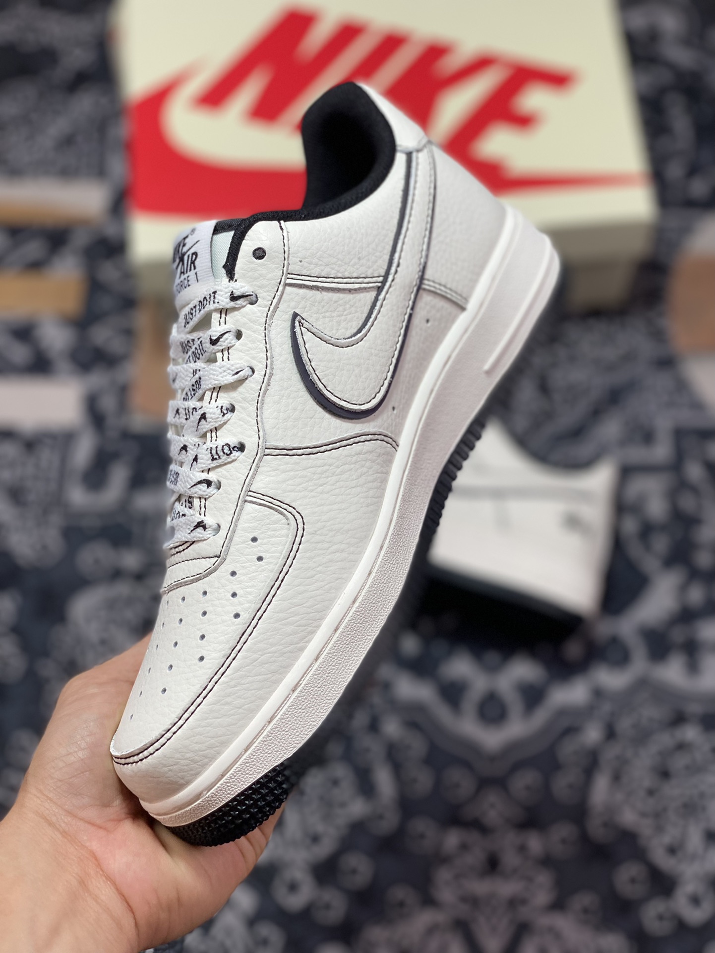 260  Stussy x Air Force 1 Low 斯图西白黑 UN1635-702