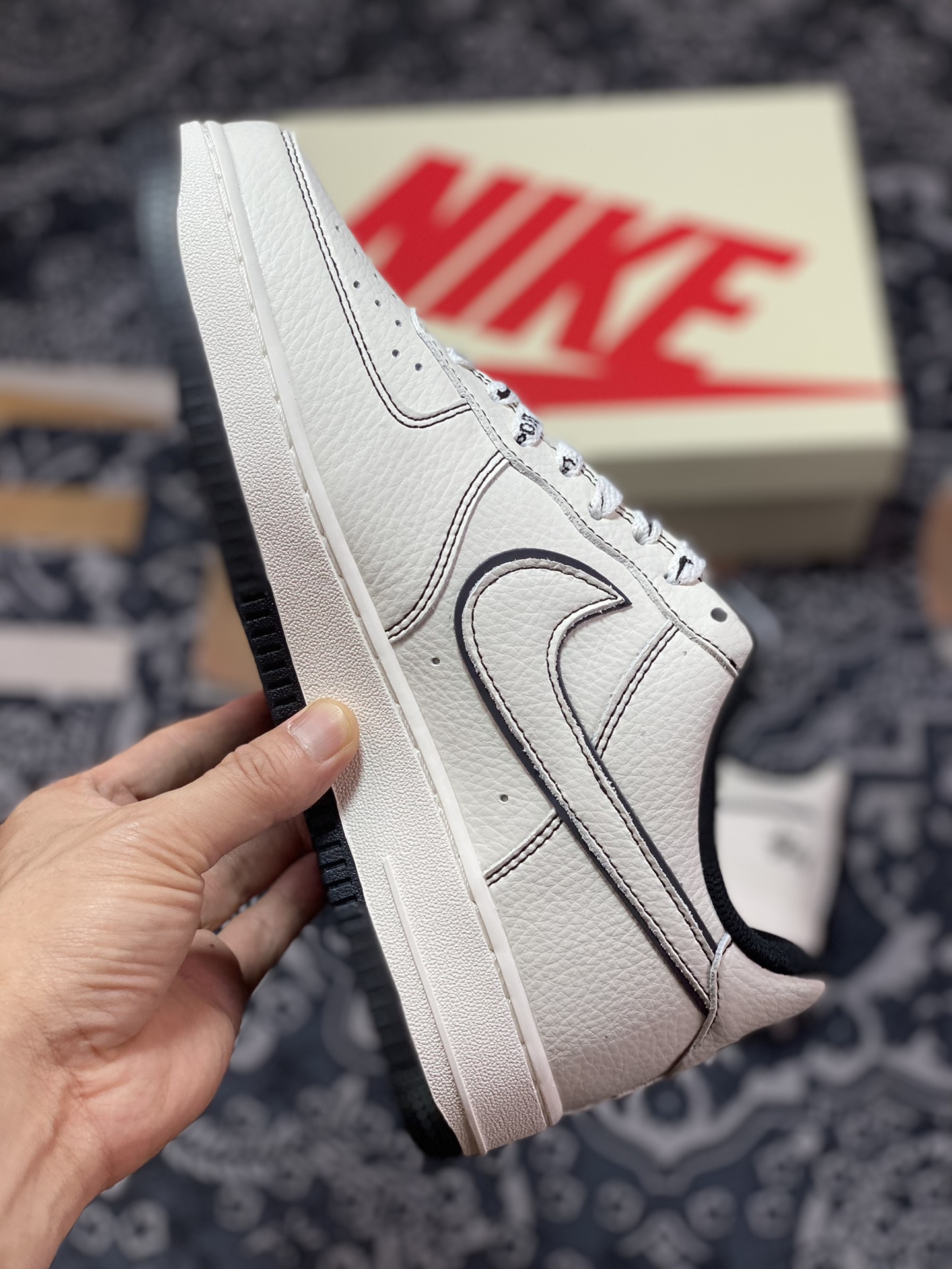 260  Stussy x Air Force 1 Low 斯图西白黑 UN1635-702