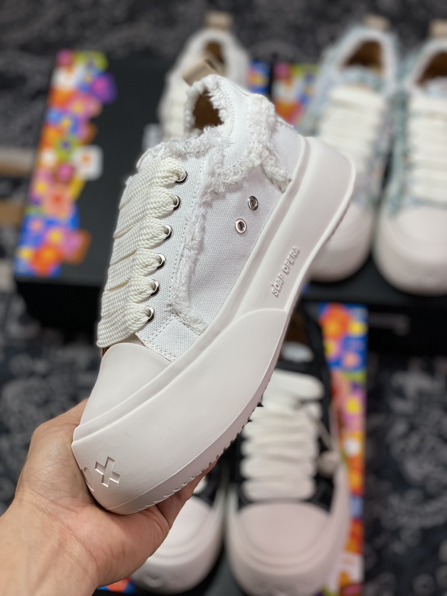 Soap Opera Bubble Classic Canvas Low Sneaker Bubble series low-top sneakers ”canvas off-white tassels” SOUSC3231003