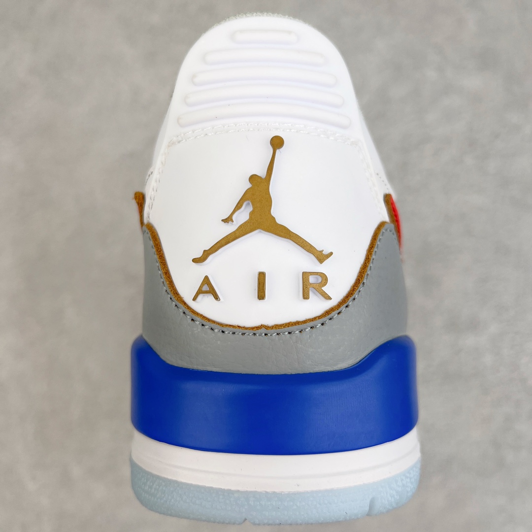 图片[8]-💰220 ＃KZ神版 Air Jordan Legacy AJ312 Low 低帮复古篮球鞋 白蓝红 FN8902-161 市场最强独一档产物 全套原纸板楦头开发 原厂大底磨具加持立体防滑纹理 原档数据后跟TPU子母扣魔术贴 原装可视Air Sole气垫 原汁原味最完美的312代版型 唯一正确鞋头趴度弧度高度鞋身腰线 进口港宝加持 后跟自然饱满 全鞋荧光划线卡点 追求极致完美 每一双都是工艺品 多重QC质检 超越公司货的品控标准 实实在在的免检产品 鞋身采用了皮革材质打造 横跨鞋面的魔术贴十分吸睛 侧面的Swoosh Logo的一部分被鞋面遮挡了一部分 颇具玩味 魔术贴上标有NK标识 而鞋舌上是Jordan的经典红色飞翼Logo 后跟和鞋底均采用了AJ3的设计 后跟上同样也使用了经典的爆裂纹图案 SIZE：36 36.5 37.5 38 38.5 39 40 40.5 41 42 42.5 43 44 44.5 45 46 47.5 编码：by2936090-运动鞋