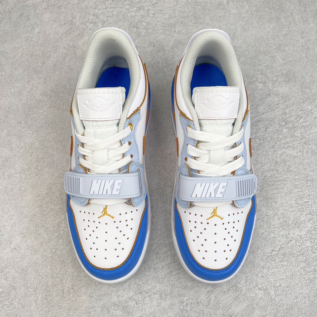 图片[2]-💰220 ＃KZ神版 Air Jordan Legacy AJ312 Low 低帮复古篮球鞋 白蓝红 FN8902-161 市场最强独一档产物 全套原纸板楦头开发 原厂大底磨具加持立体防滑纹理 原档数据后跟TPU子母扣魔术贴 原装可视Air Sole气垫 原汁原味最完美的312代版型 唯一正确鞋头趴度弧度高度鞋身腰线 进口港宝加持 后跟自然饱满 全鞋荧光划线卡点 追求极致完美 每一双都是工艺品 多重QC质检 超越公司货的品控标准 实实在在的免检产品 鞋身采用了皮革材质打造 横跨鞋面的魔术贴十分吸睛 侧面的Swoosh Logo的一部分被鞋面遮挡了一部分 颇具玩味 魔术贴上标有NK标识 而鞋舌上是Jordan的经典红色飞翼Logo 后跟和鞋底均采用了AJ3的设计 后跟上同样也使用了经典的爆裂纹图案 SIZE：36 36.5 37.5 38 38.5 39 40 40.5 41 42 42.5 43 44 44.5 45 46 47.5 编码：by2936090-运动鞋