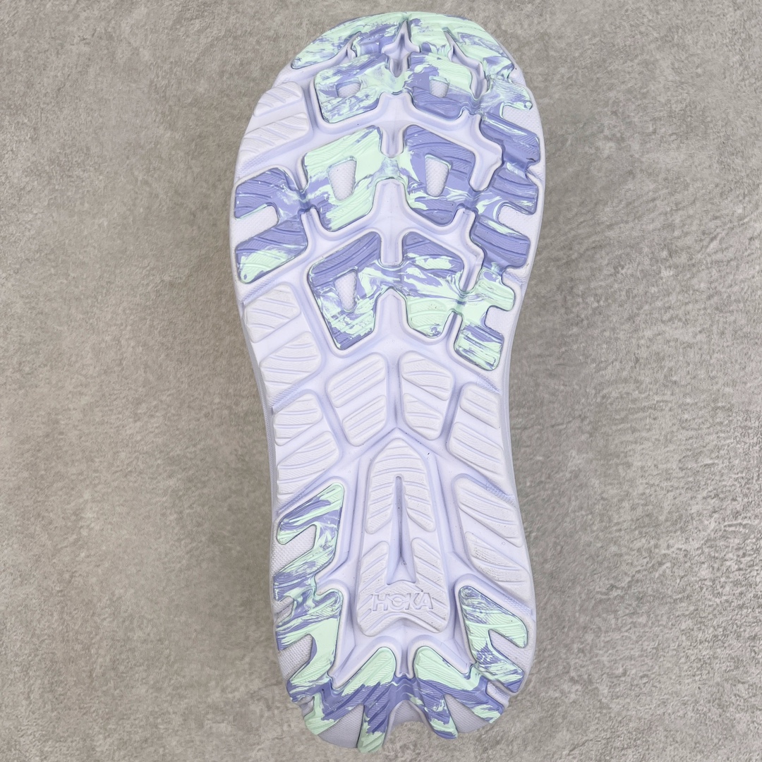 图片[9]-HOKA ONE ONE Kawana 运动鞋 设计采用再生植物纤维网纱制成独特的新型鞋面 工程网纱鞋面柔软透气 搭载 HOKA 标志性缓震中底 提供贴合脚感的同时 还带来有力的支撑 可以在不同速度下兼顾耐久性 是跑步新手和运动爱好者在多场景跑步、运动健身和日常通勤时的不二之选 前后掌 5mm 落差的缓震中底与凹槽设计外底结合速度型滚动平衡技术 可在步伐转换的过程中确保平稳过渡 加长版鞋跟和符合人体工学的跟腱部结构赋予运动爱好者轻盈舒适的脚感 KAWANA 以备受追捧的 MACH 4 作为灵感之源 鞋跟处的 SwallowTail™ 几何造型可在落地时缔造流畅稳定的步态 得以实现柔韧保护 后跟延伸而出的鞋提方便穿脱 全方位提升了整双鞋的穿着体验 尺码：36 36.5 37.5 38 38.5 39 40 40.5 41 42 42.5 43 44 44.5 45-选品中心