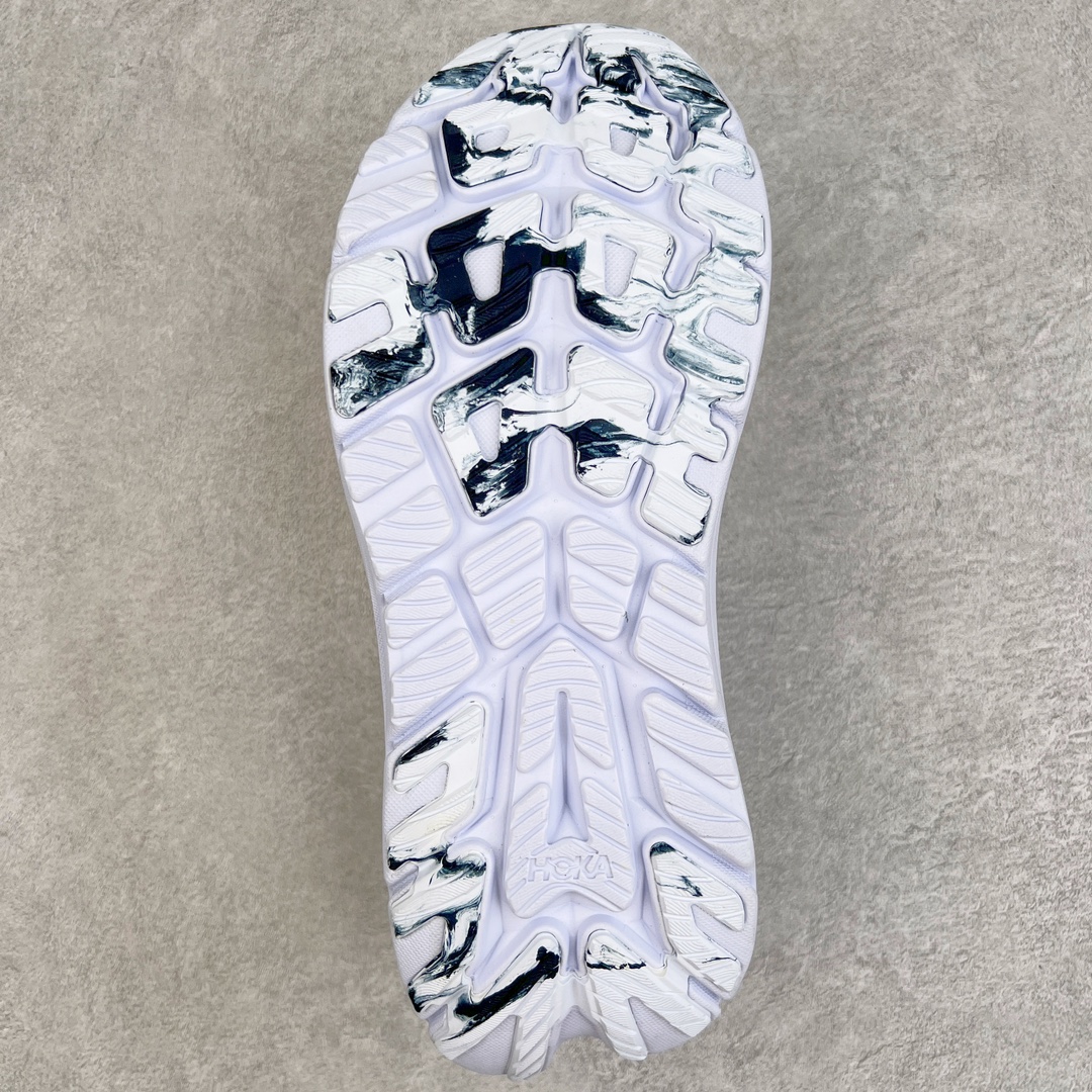 图片[9]-HOKA ONE ONE Kawana 运动鞋 设计采用再生植物纤维网纱制成独特的新型鞋面 工程网纱鞋面柔软透气 搭载 HOKA 标志性缓震中底 提供贴合脚感的同时 还带来有力的支撑 可以在不同速度下兼顾耐久性 是跑步新手和运动爱好者在多场景跑步、运动健身和日常通勤时的不二之选 前后掌 5mm 落差的缓震中底与凹槽设计外底结合速度型滚动平衡技术 可在步伐转换的过程中确保平稳过渡 加长版鞋跟和符合人体工学的跟腱部结构赋予运动爱好者轻盈舒适的脚感 KAWANA 以备受追捧的 MACH 4 作为灵感之源 鞋跟处的 SwallowTail™ 几何造型可在落地时缔造流畅稳定的步态 得以实现柔韧保护 后跟延伸而出的鞋提方便穿脱 全方位提升了整双鞋的穿着体验 尺码：36 36.5 37.5 38 38.5 39 40 40.5 41 42 42.5 43 44 44.5 45-选品中心