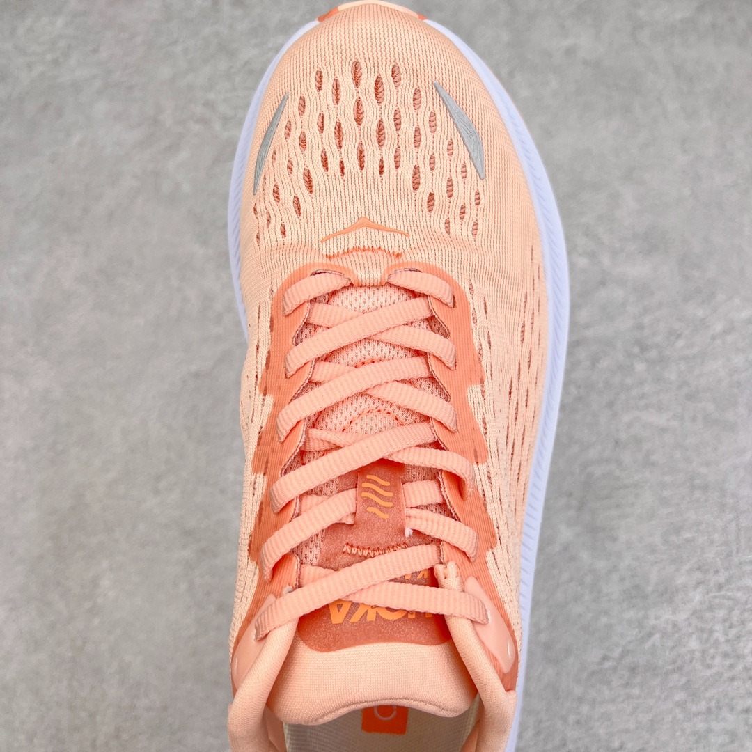 图片[4]-HOKA ONE ONE Kawana 运动鞋 设计采用再生植物纤维网纱制成独特的新型鞋面 工程网纱鞋面柔软透气 搭载 HOKA 标志性缓震中底 提供贴合脚感的同时 还带来有力的支撑 可以在不同速度下兼顾耐久性 是跑步新手和运动爱好者在多场景跑步、运动健身和日常通勤时的不二之选 前后掌 5mm 落差的缓震中底与凹槽设计外底结合速度型滚动平衡技术 可在步伐转换的过程中确保平稳过渡 加长版鞋跟和符合人体工学的跟腱部结构赋予运动爱好者轻盈舒适的脚感 KAWANA 以备受追捧的 MACH 4 作为灵感之源 鞋跟处的 SwallowTail™ 几何造型可在落地时缔造流畅稳定的步态 得以实现柔韧保护 后跟延伸而出的鞋提方便穿脱 全方位提升了整双鞋的穿着体验 尺码：36 36.5 37.5 38 38.5 39 40 40.5 41 42 42.5 43 44 44.5 45-选品中心