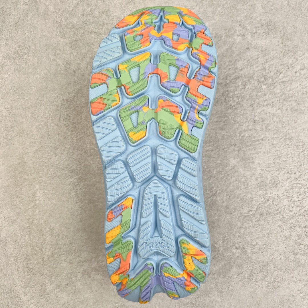 图片[9]-HOKA ONE ONE Kawana 运动鞋 设计采用再生植物纤维网纱制成独特的新型鞋面 工程网纱鞋面柔软透气 搭载 HOKA 标志性缓震中底 提供贴合脚感的同时 还带来有力的支撑 可以在不同速度下兼顾耐久性 是跑步新手和运动爱好者在多场景跑步、运动健身和日常通勤时的不二之选 前后掌 5mm 落差的缓震中底与凹槽设计外底结合速度型滚动平衡技术 可在步伐转换的过程中确保平稳过渡 加长版鞋跟和符合人体工学的跟腱部结构赋予运动爱好者轻盈舒适的脚感 KAWANA 以备受追捧的 MACH 4 作为灵感之源 鞋跟处的 SwallowTail™ 几何造型可在落地时缔造流畅稳定的步态 得以实现柔韧保护 后跟延伸而出的鞋提方便穿脱 全方位提升了整双鞋的穿着体验 尺码：36 36.5 37.5 38 38.5 39 40 40.5 41 42 42.5 43 44 44.5 45-选品中心