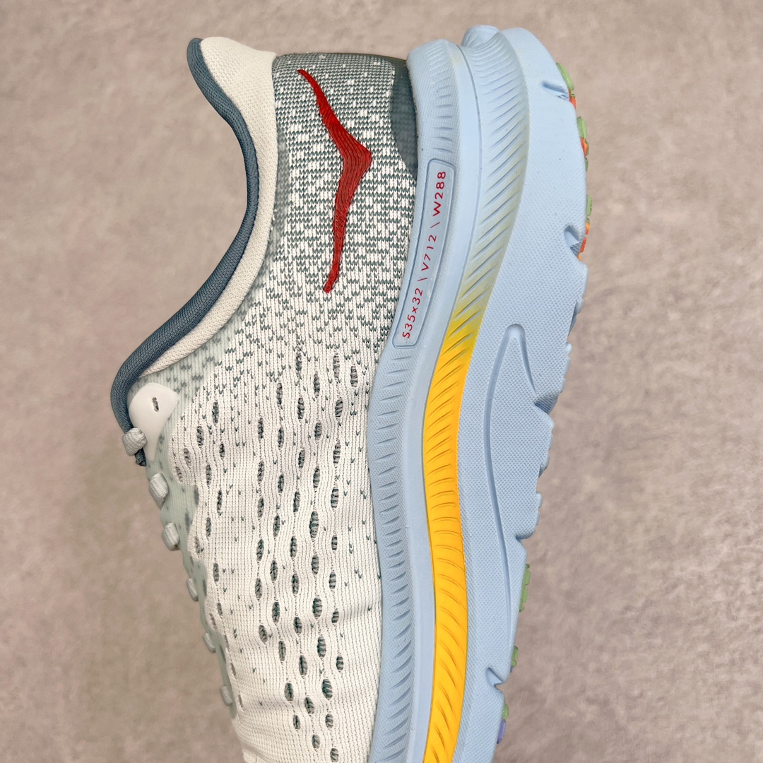 图片[7]-HOKA ONE ONE Kawana 运动鞋 设计采用再生植物纤维网纱制成独特的新型鞋面 工程网纱鞋面柔软透气 搭载 HOKA 标志性缓震中底 提供贴合脚感的同时 还带来有力的支撑 可以在不同速度下兼顾耐久性 是跑步新手和运动爱好者在多场景跑步、运动健身和日常通勤时的不二之选 前后掌 5mm 落差的缓震中底与凹槽设计外底结合速度型滚动平衡技术 可在步伐转换的过程中确保平稳过渡 加长版鞋跟和符合人体工学的跟腱部结构赋予运动爱好者轻盈舒适的脚感 KAWANA 以备受追捧的 MACH 4 作为灵感之源 鞋跟处的 SwallowTail™ 几何造型可在落地时缔造流畅稳定的步态 得以实现柔韧保护 后跟延伸而出的鞋提方便穿脱 全方位提升了整双鞋的穿着体验 尺码：36 36.5 37.5 38 38.5 39 40 40.5 41 42 42.5 43 44 44.5 45-选品中心