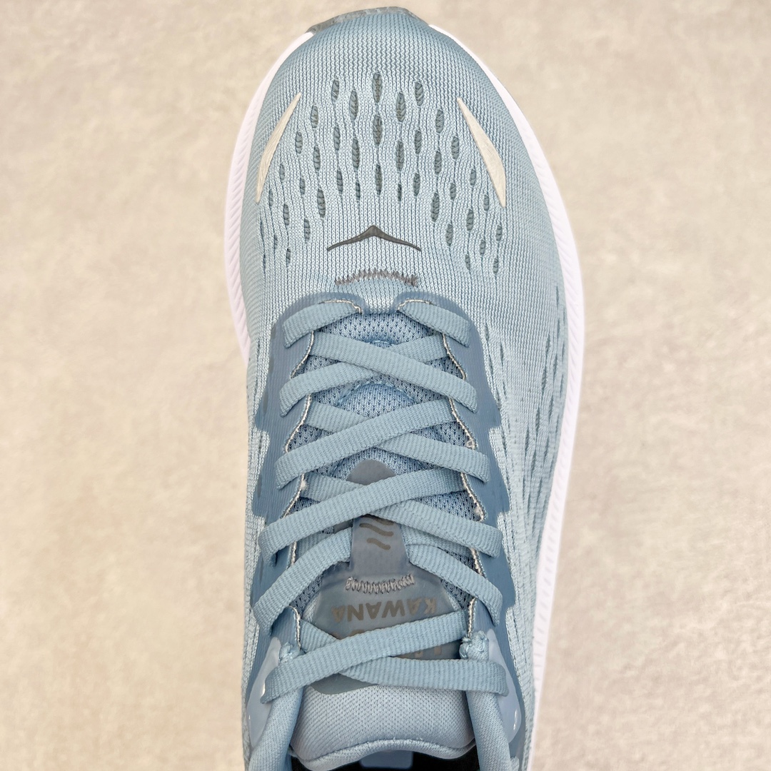 图片[4]-HOKA ONE ONE Kawana 运动鞋 设计采用再生植物纤维网纱制成独特的新型鞋面 工程网纱鞋面柔软透气 搭载 HOKA 标志性缓震中底 提供贴合脚感的同时 还带来有力的支撑 可以在不同速度下兼顾耐久性 是跑步新手和运动爱好者在多场景跑步、运动健身和日常通勤时的不二之选 前后掌 5mm 落差的缓震中底与凹槽设计外底结合速度型滚动平衡技术 可在步伐转换的过程中确保平稳过渡 加长版鞋跟和符合人体工学的跟腱部结构赋予运动爱好者轻盈舒适的脚感 KAWANA 以备受追捧的 MACH 4 作为灵感之源 鞋跟处的 SwallowTail™ 几何造型可在落地时缔造流畅稳定的步态 得以实现柔韧保护 后跟延伸而出的鞋提方便穿脱 全方位提升了整双鞋的穿着体验 尺码：36 36.5 37.5 38 38.5 39 40 40.5 41 42 42.5 43 44 44.5 45-选品中心