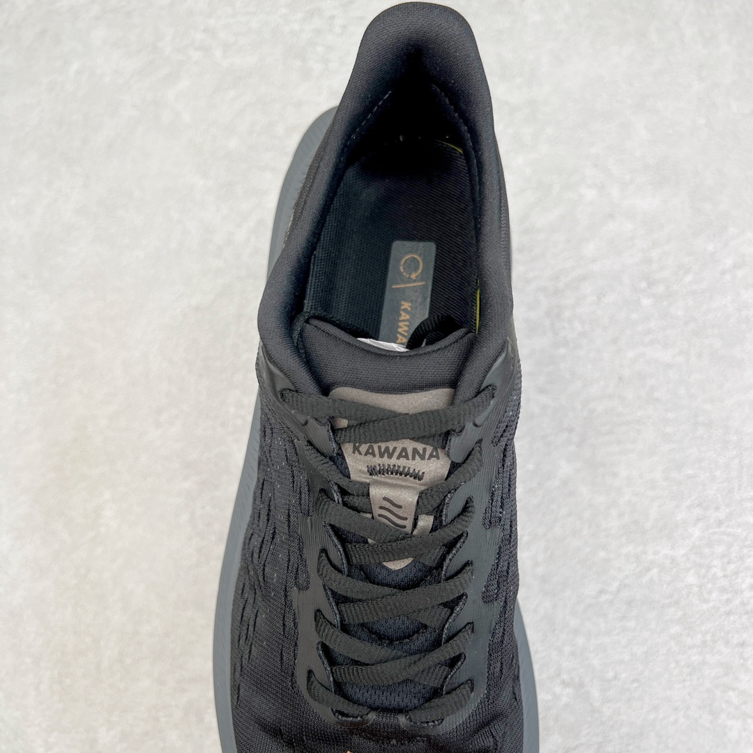 图片[5]-HOKA ONE ONE Kawana 运动鞋 设计采用再生植物纤维网纱制成独特的新型鞋面 工程网纱鞋面柔软透气 搭载 HOKA 标志性缓震中底 提供贴合脚感的同时 还带来有力的支撑 可以在不同速度下兼顾耐久性 是跑步新手和运动爱好者在多场景跑步、运动健身和日常通勤时的不二之选 前后掌 5mm 落差的缓震中底与凹槽设计外底结合速度型滚动平衡技术 可在步伐转换的过程中确保平稳过渡 加长版鞋跟和符合人体工学的跟腱部结构赋予运动爱好者轻盈舒适的脚感 KAWANA 以备受追捧的 MACH 4 作为灵感之源 鞋跟处的 SwallowTail™ 几何造型可在落地时缔造流畅稳定的步态 得以实现柔韧保护 后跟延伸而出的鞋提方便穿脱 全方位提升了整双鞋的穿着体验 尺码：36 36.5 37.5 38 38.5 39 40 40.5 41 42 42.5 43 44 44.5 45-选品中心