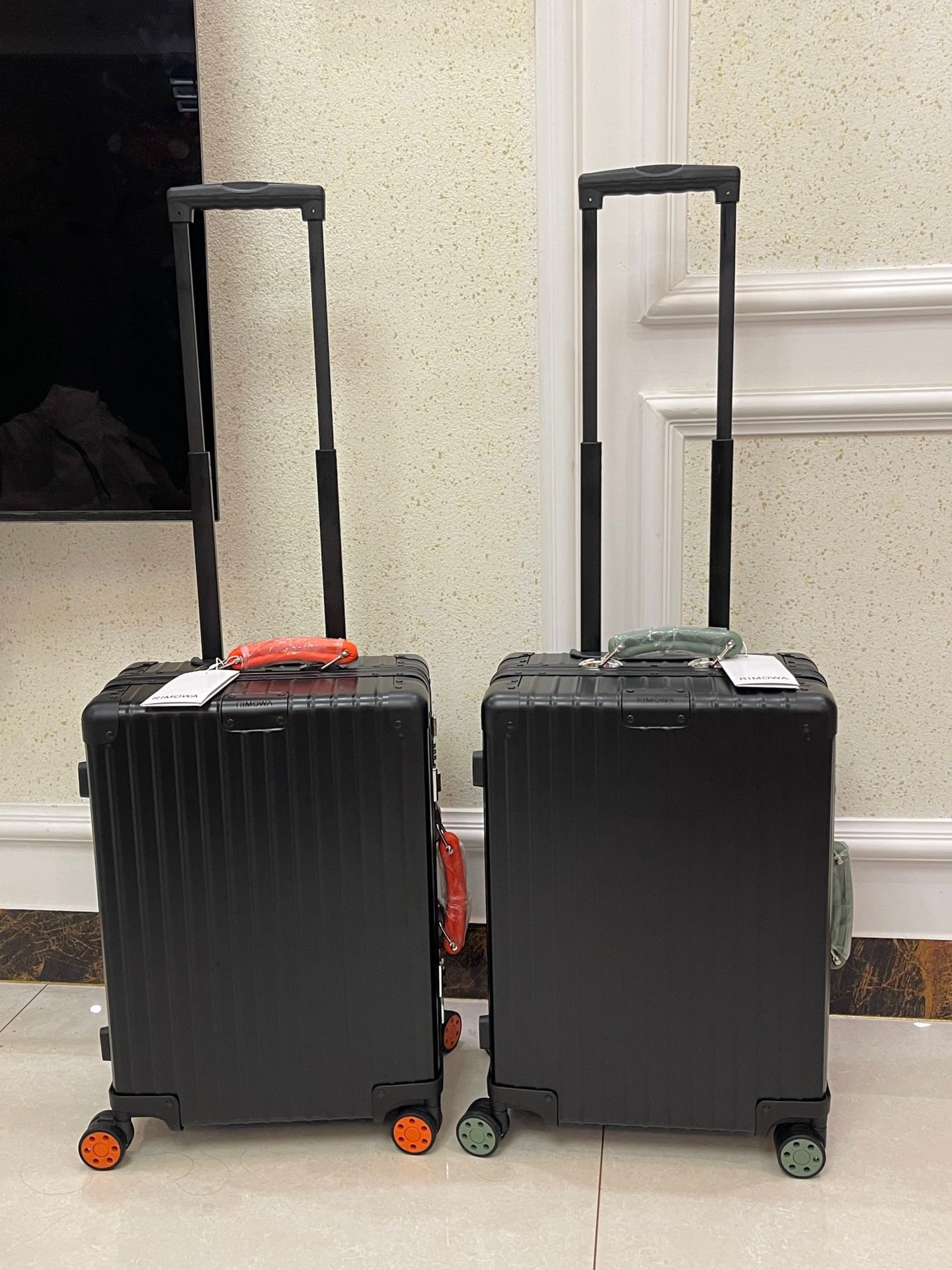 Rimowa Classic Black Carry-on travel