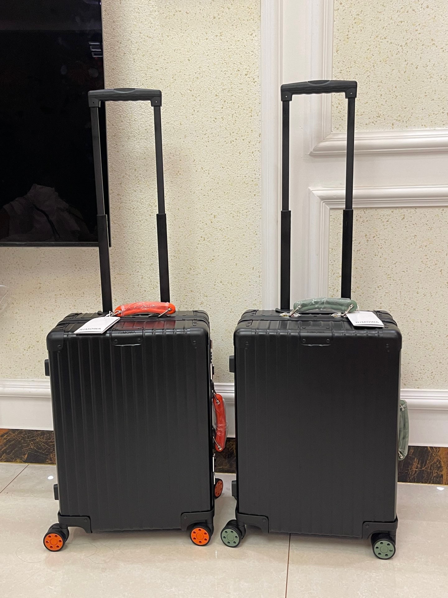 Rimowa Classic Black Carry-on travel
