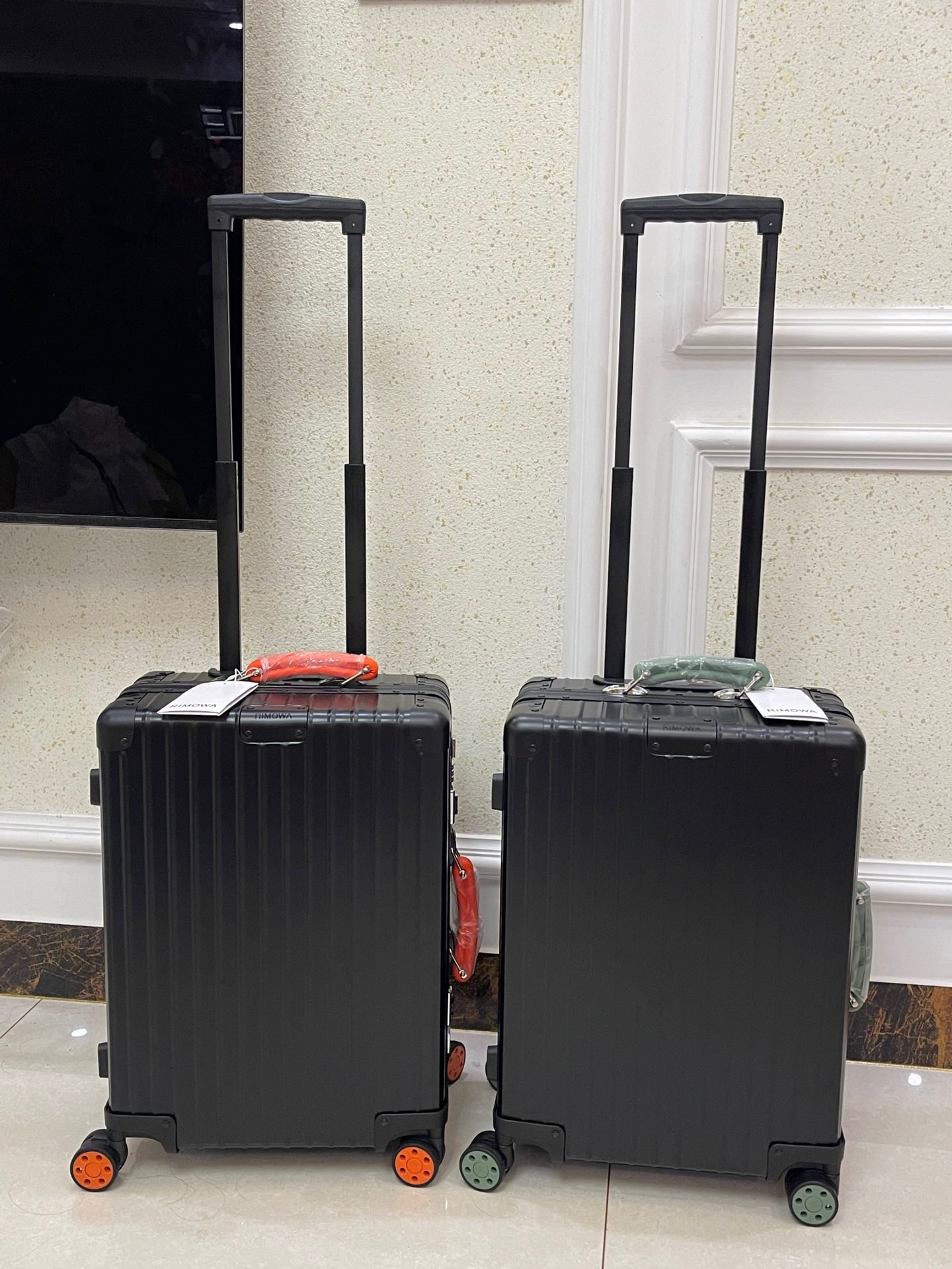 Rimowa Classic Black Carry-on travel
