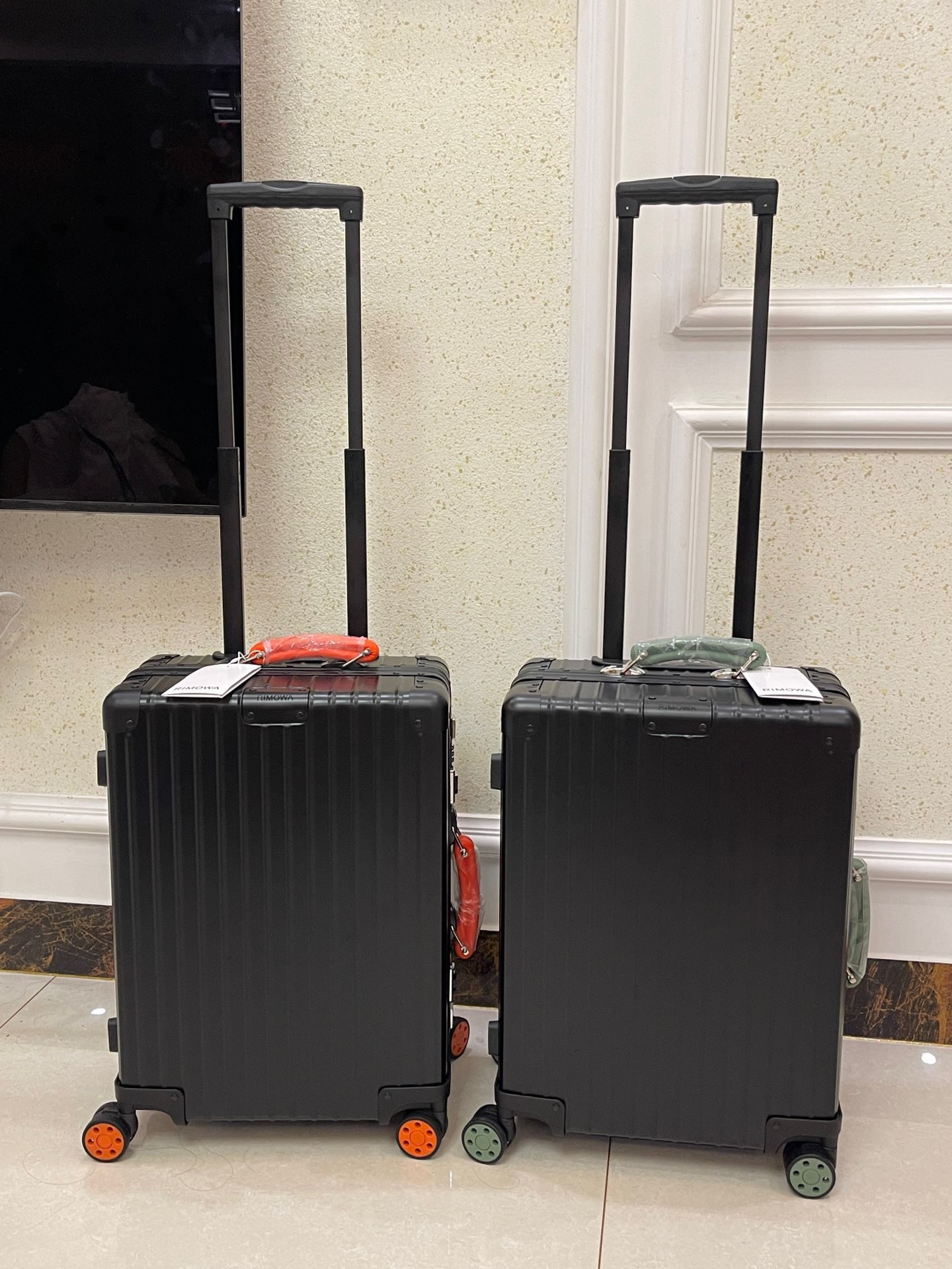 Rimowa Classic Black Carry-on travel