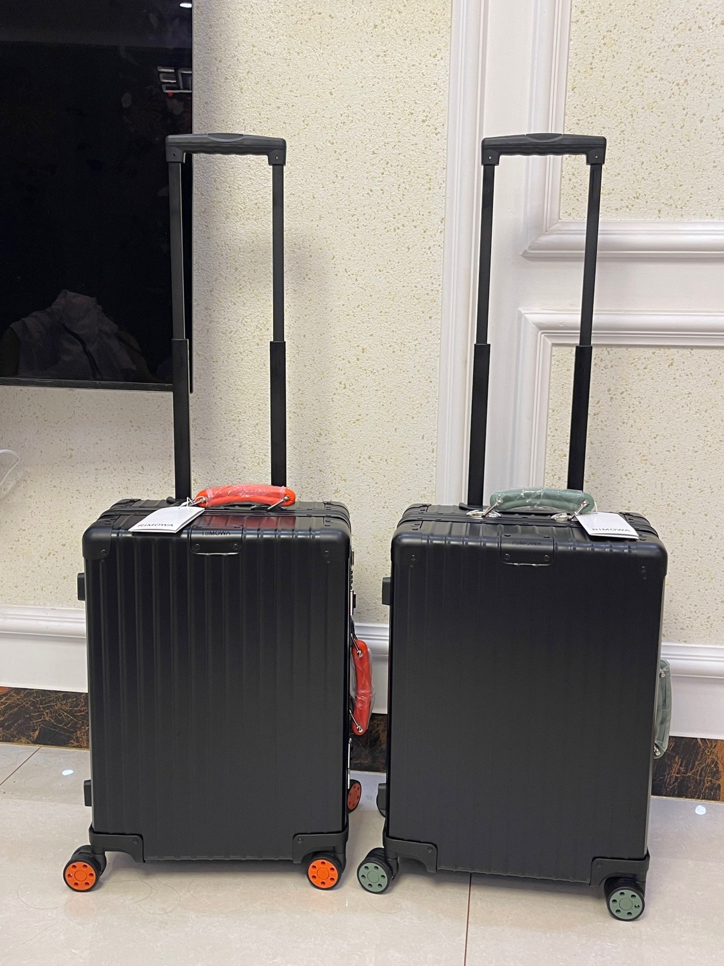 Rimowa Classic Black Carry-on travel