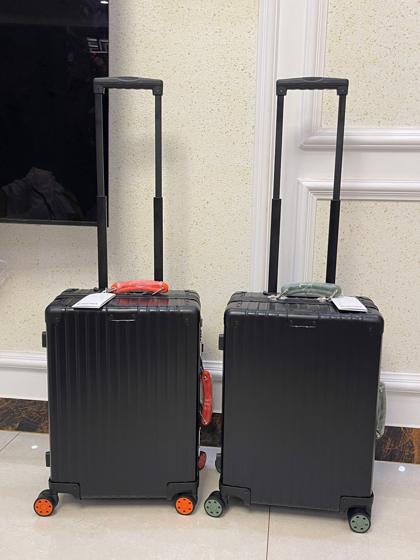Rimowa Classic Black Carry-on travel