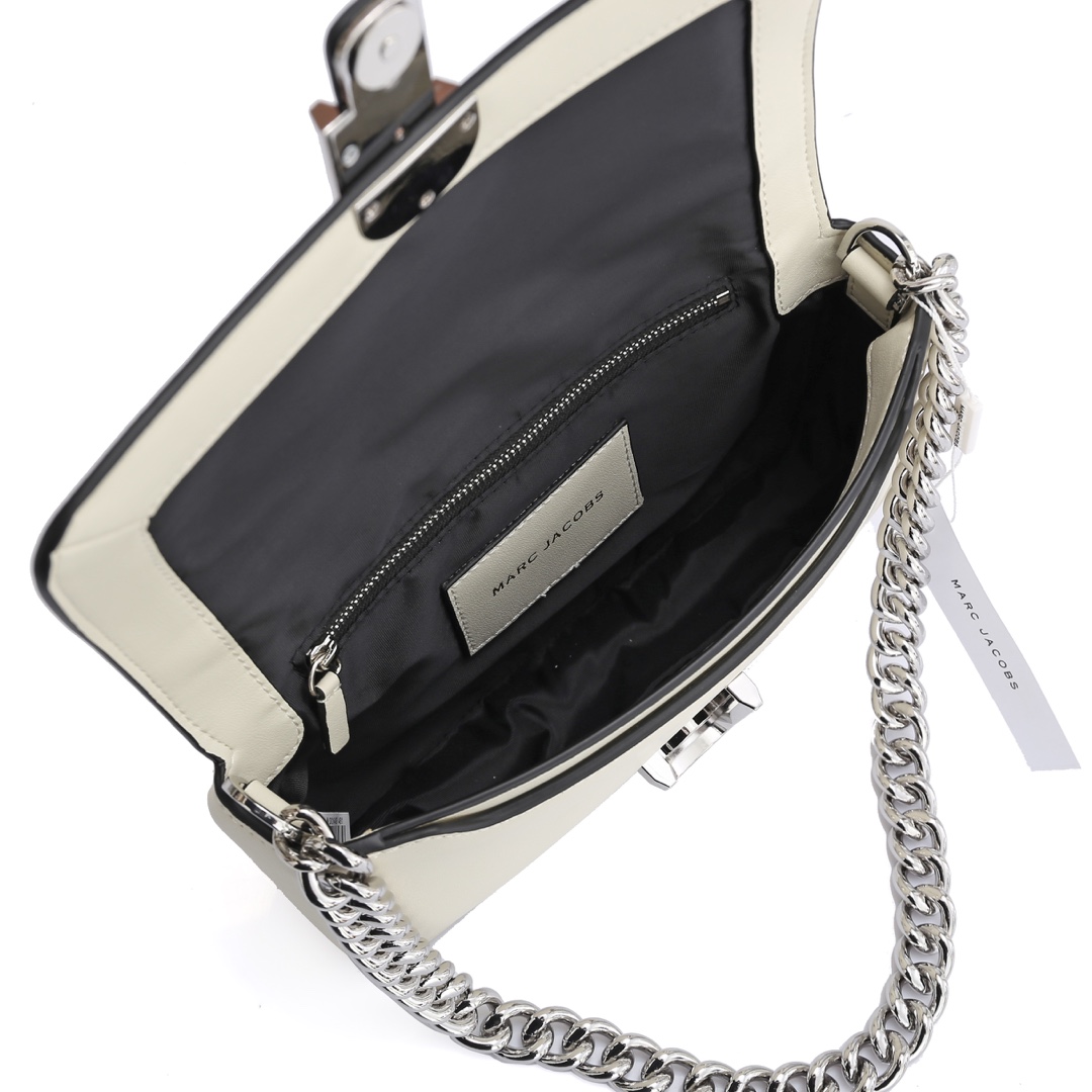 MJ秋冬新款，明星同款超热卖款；可单肩斜挎手提 链条可拆卸 长肩带可拆卸可调节长短 二条肩带可随意搭配 