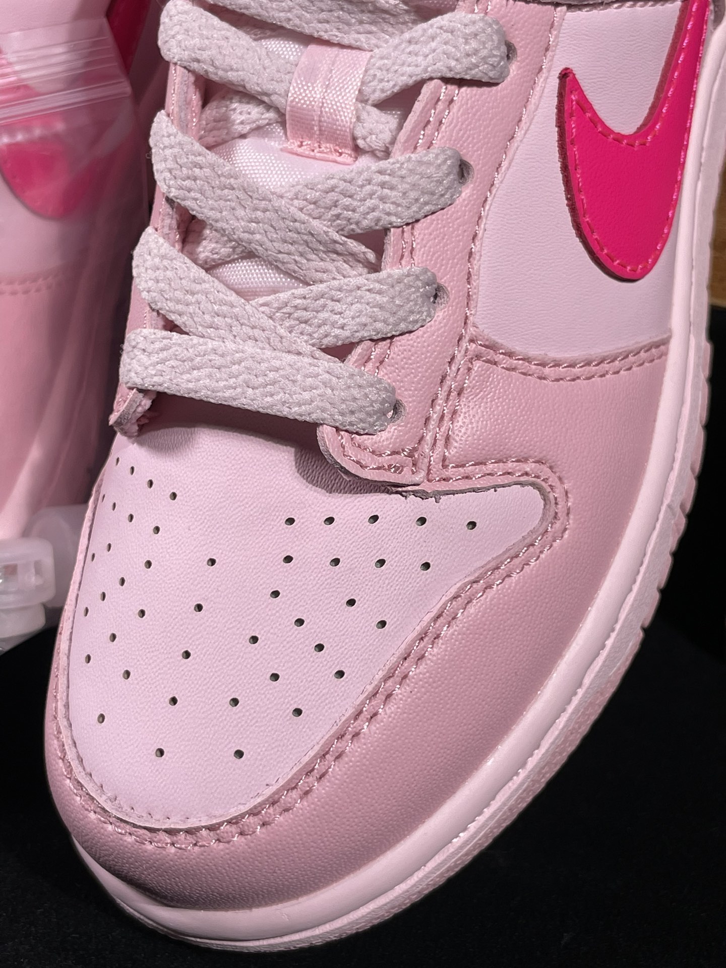 特价清货 福利特价‼️ 核心价格表私 
童鞋dunk 粉色
C版大厂出品，比市面小厂童鞋品质好太多了！
