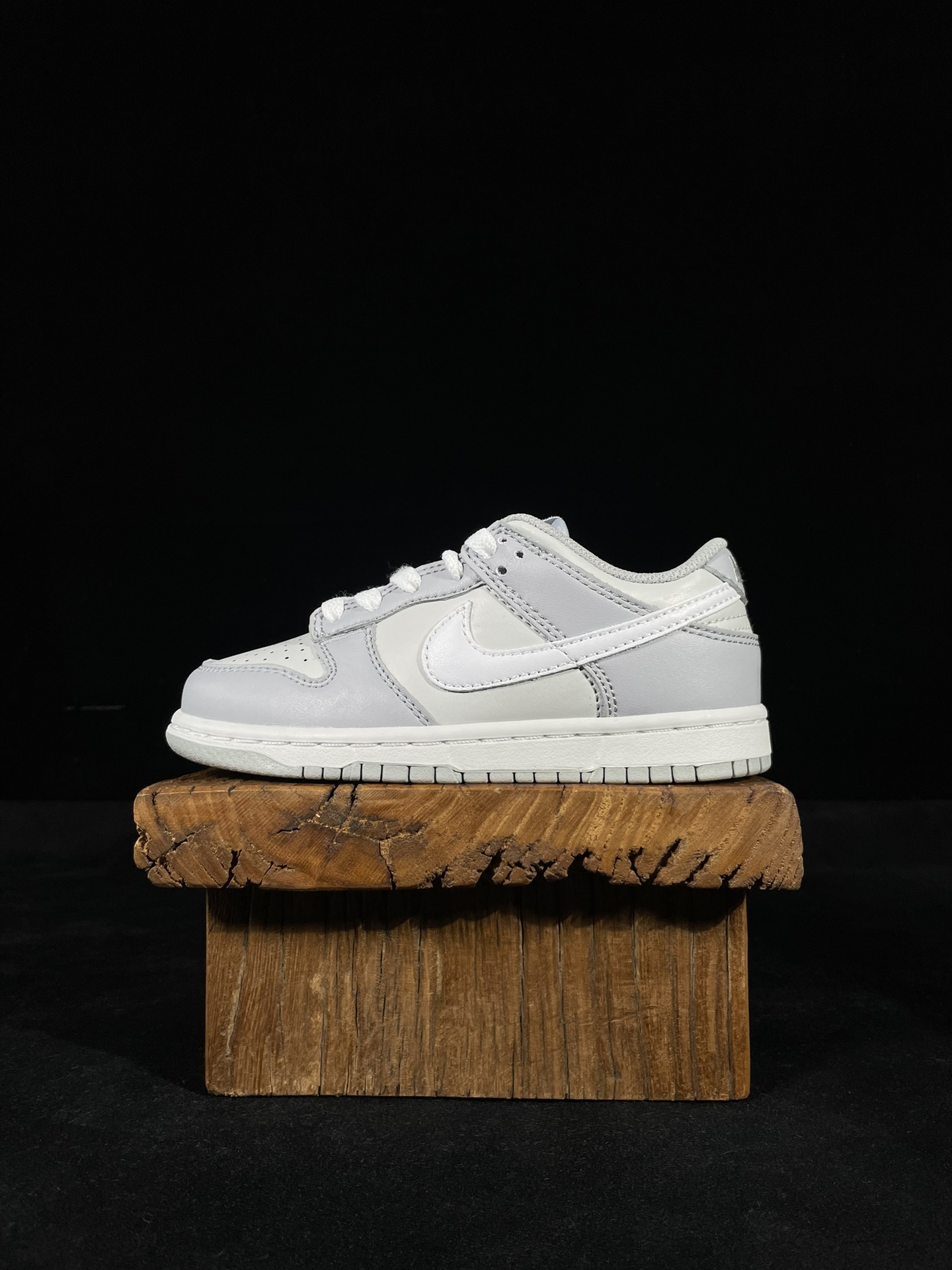 特价清货 福利特价‼️ 核心价格表私 
童鞋dunk 灰白色
C版大厂出品，比市面小厂童鞋品质好太多了！