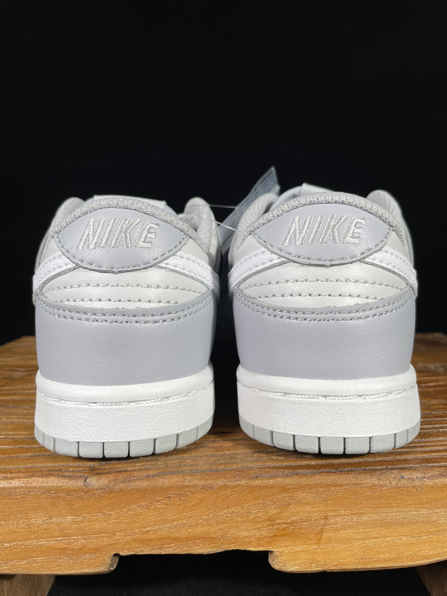 特价清货 福利特价‼️ 核心价格表私 
童鞋dunk 灰白色
C版大厂出品，比市面小厂童鞋品质好太多了！