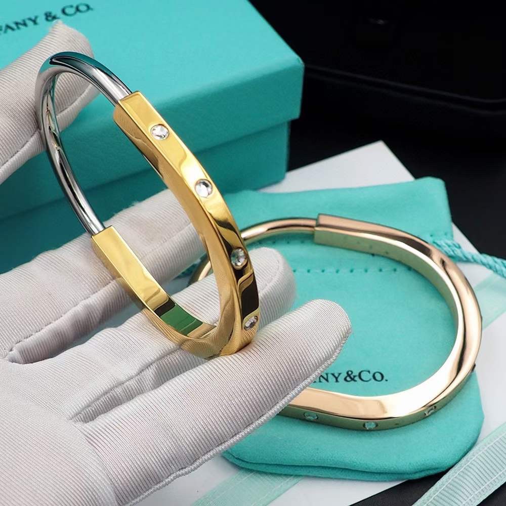Tiffany & Co. Tiffany Lock系列 金色 三‮锁钻‬头手镯