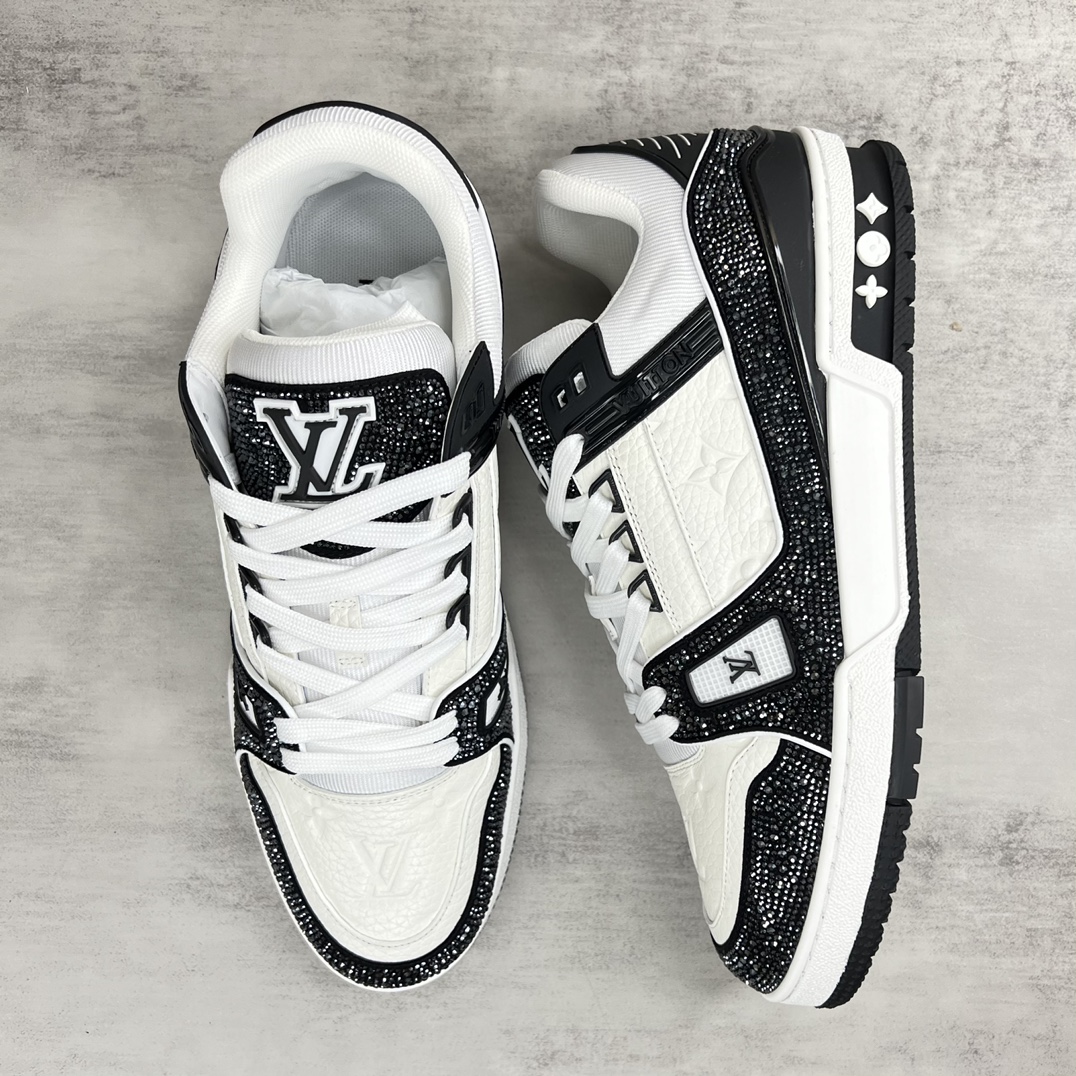 Louis Vuitton 新款上架 2023 Louis*Vuitto* LV trainer 满钻系列 走秀款TRAINER 大底和面料私模 绝对下血本费心思的一款鞋子 自Vifgil到来之后而设计的这一系列 每一季度都深受众多粉丝的青睐 TPU 大底 包装