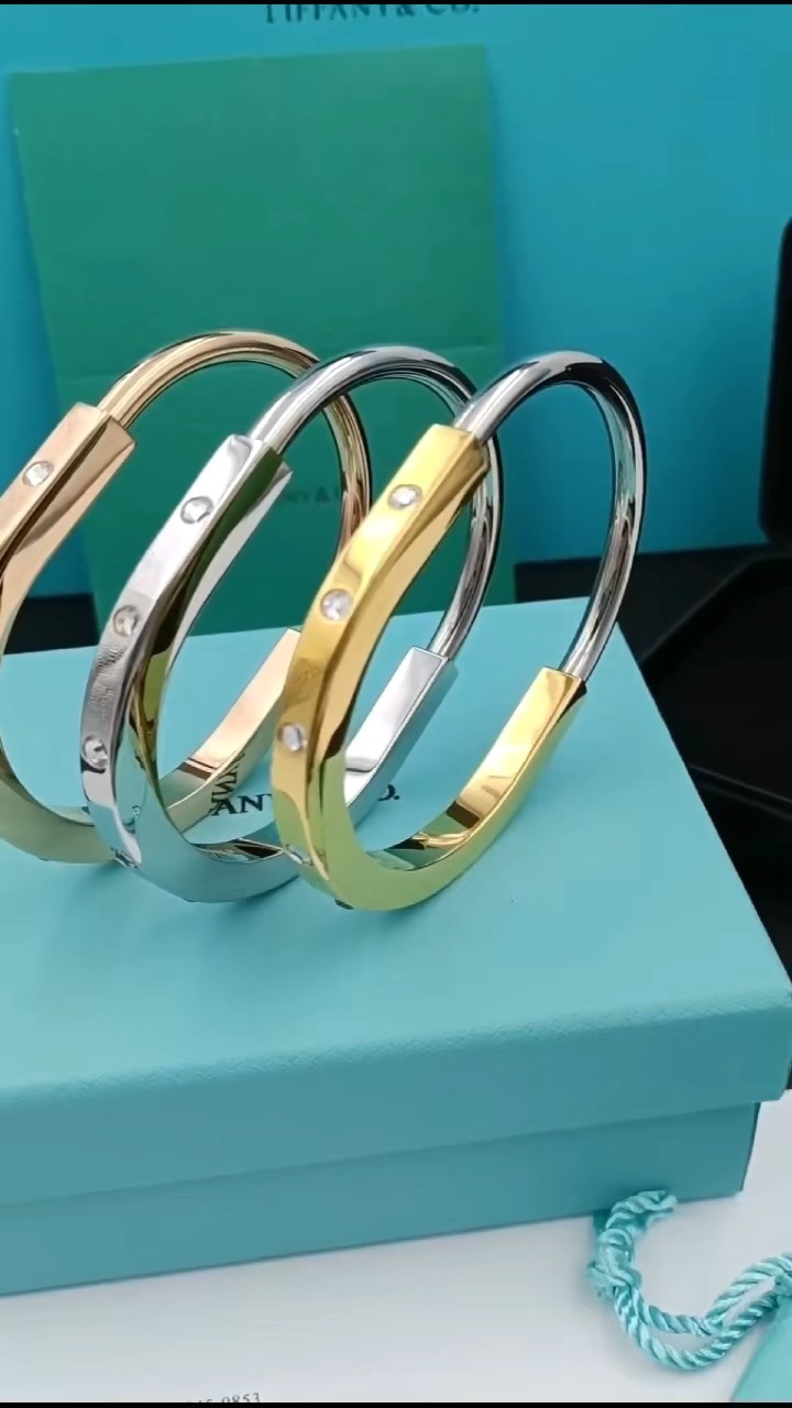 Tiffany & Co. Tiffany Lock系列 三色 三‮锁钻‬头手镯
