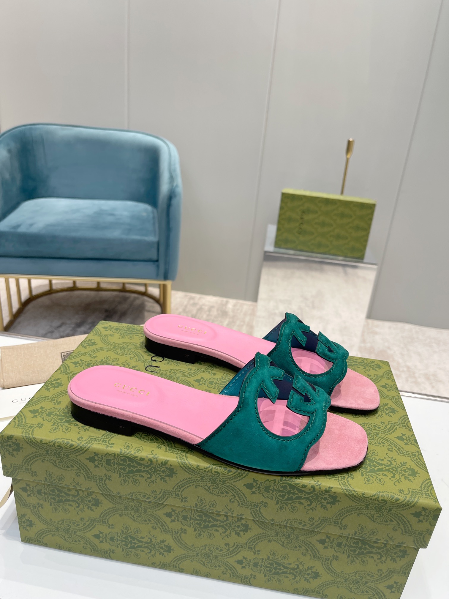 NO:391300,Top G family classic drag fabric calfskin/Yangjing lipkin for dough, midsole edging bag head with dough (luxury version) Outsole Italian leather big sole size 35/40, 41 customized!  ,slippers,gucci,slippers,cowhide,sheep,Leather soles19860909顶级G家经典拖 面料小牛皮/羊京 里皮用面皮 中底包边包头采用面皮（奢侈对版） 大底意大利真皮大底 码数35/40,41定做！,拖鞋,gucci,slippers,cowhide,sheep,Leather soles,Women's Shoes