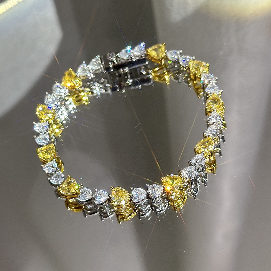 Luxury Diamond Bracelets: High-End Custom S925 Silver with Imported Simulations - 图片 9