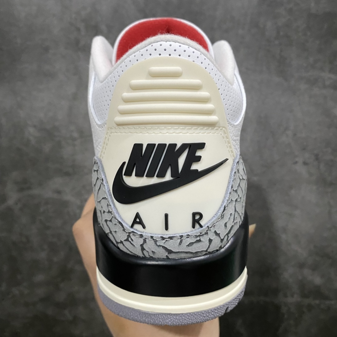 图片[4]-【X版纯原】Air Jordan AJ3 做旧复刻复古白水泥 货号：DN3707-100nnx版的这款做的是真心好n拿到实物感觉很惊艳 各细节都非常到位n正确爆裂纹 细腻原厂皮料 高价零售首选此版本绝对稳nn纯原大厂出品 品质毋庸置疑n全鞋均使用原厂皮料 细节无可挑剔n完美鞋型 裁边清洁度无敌 皮料为细腻甩纹牛皮后跟定型也很好 反口弧度自然 正确爆裂纹n高端零售客户的极佳选择 尺码：40-47.5-莆田鞋批发中心