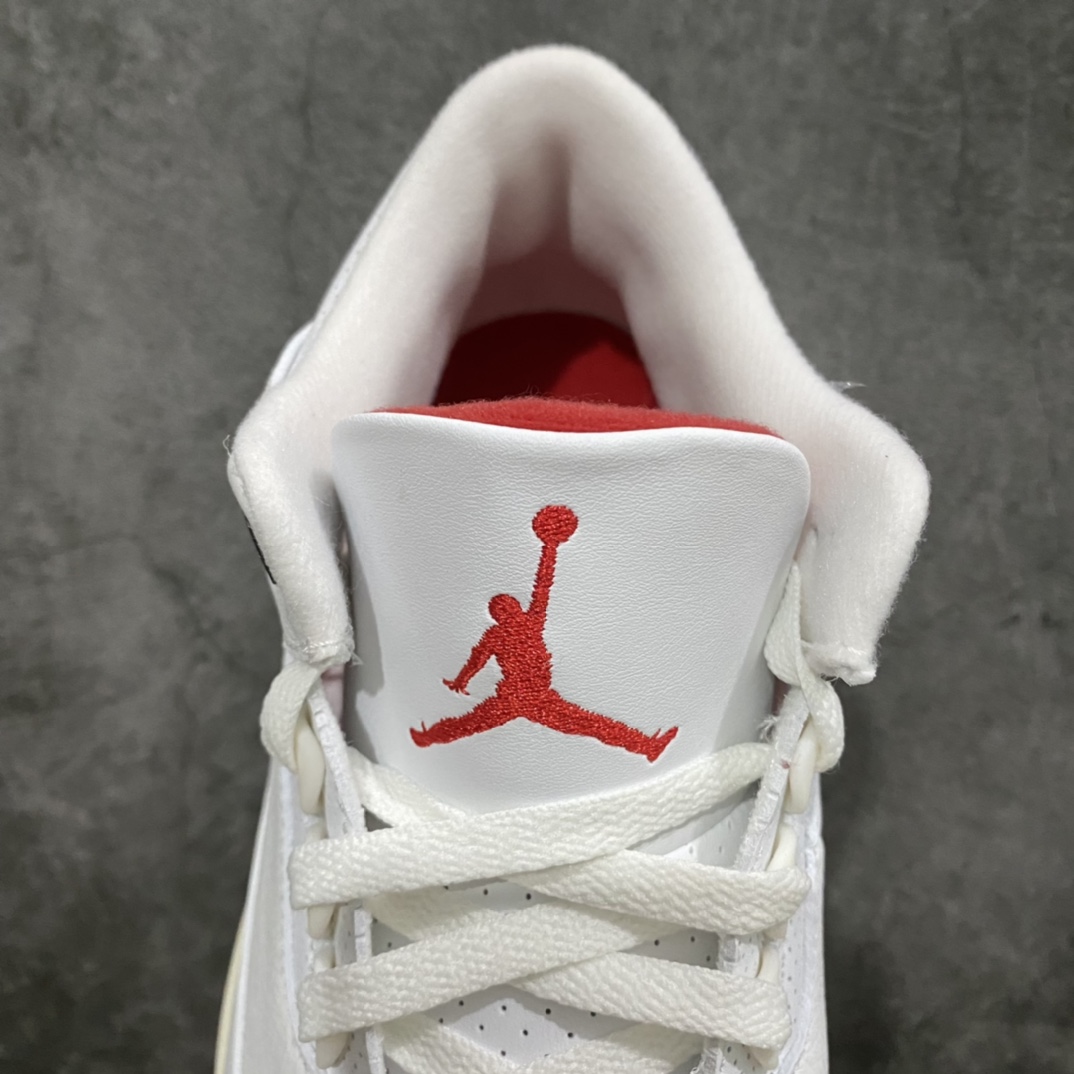 图片[8]-【X版纯原】Air Jordan AJ3 做旧复刻复古白水泥 货号：DN3707-100nnx版的这款做的是真心好n拿到实物感觉很惊艳 各细节都非常到位n正确爆裂纹 细腻原厂皮料 高价零售首选此版本绝对稳nn纯原大厂出品 品质毋庸置疑n全鞋均使用原厂皮料 细节无可挑剔n完美鞋型 裁边清洁度无敌 皮料为细腻甩纹牛皮后跟定型也很好 反口弧度自然 正确爆裂纹n高端零售客户的极佳选择 尺码：40-47.5-莆田鞋批发中心