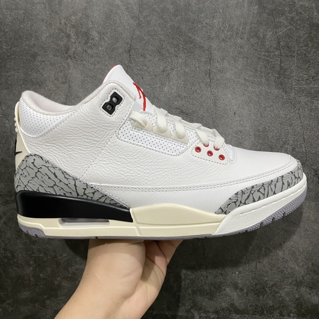 【X版纯原】Air Jordan AJ3 做旧复刻复古白水泥 货号：DN3707-100nnx版的这款做的是真心好n拿到实物感觉很惊艳 各细节都非常到位n正确爆裂纹 细腻原厂皮料 高价零售首选此版本绝对稳nn纯原大厂出品 品质毋庸置疑n全鞋均使用原厂皮料 细节无可挑剔n完美鞋型 裁边清洁度无敌 皮料为细腻甩纹牛皮后跟定型也很好 反口弧度自然 正确爆裂纹n高端零售客户的极佳选择 尺码：40-47.5-莆田鞋批发中心