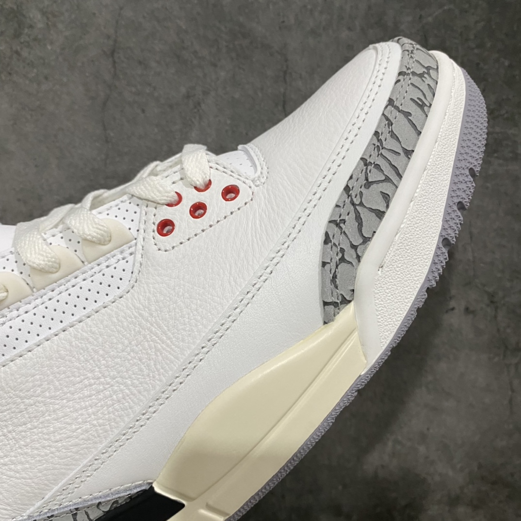 图片[6]-【X版纯原】Air Jordan AJ3 做旧复刻复古白水泥 货号：DN3707-100nnx版的这款做的是真心好n拿到实物感觉很惊艳 各细节都非常到位n正确爆裂纹 细腻原厂皮料 高价零售首选此版本绝对稳nn纯原大厂出品 品质毋庸置疑n全鞋均使用原厂皮料 细节无可挑剔n完美鞋型 裁边清洁度无敌 皮料为细腻甩纹牛皮后跟定型也很好 反口弧度自然 正确爆裂纹n高端零售客户的极佳选择 尺码：40-47.5-莆田鞋批发中心