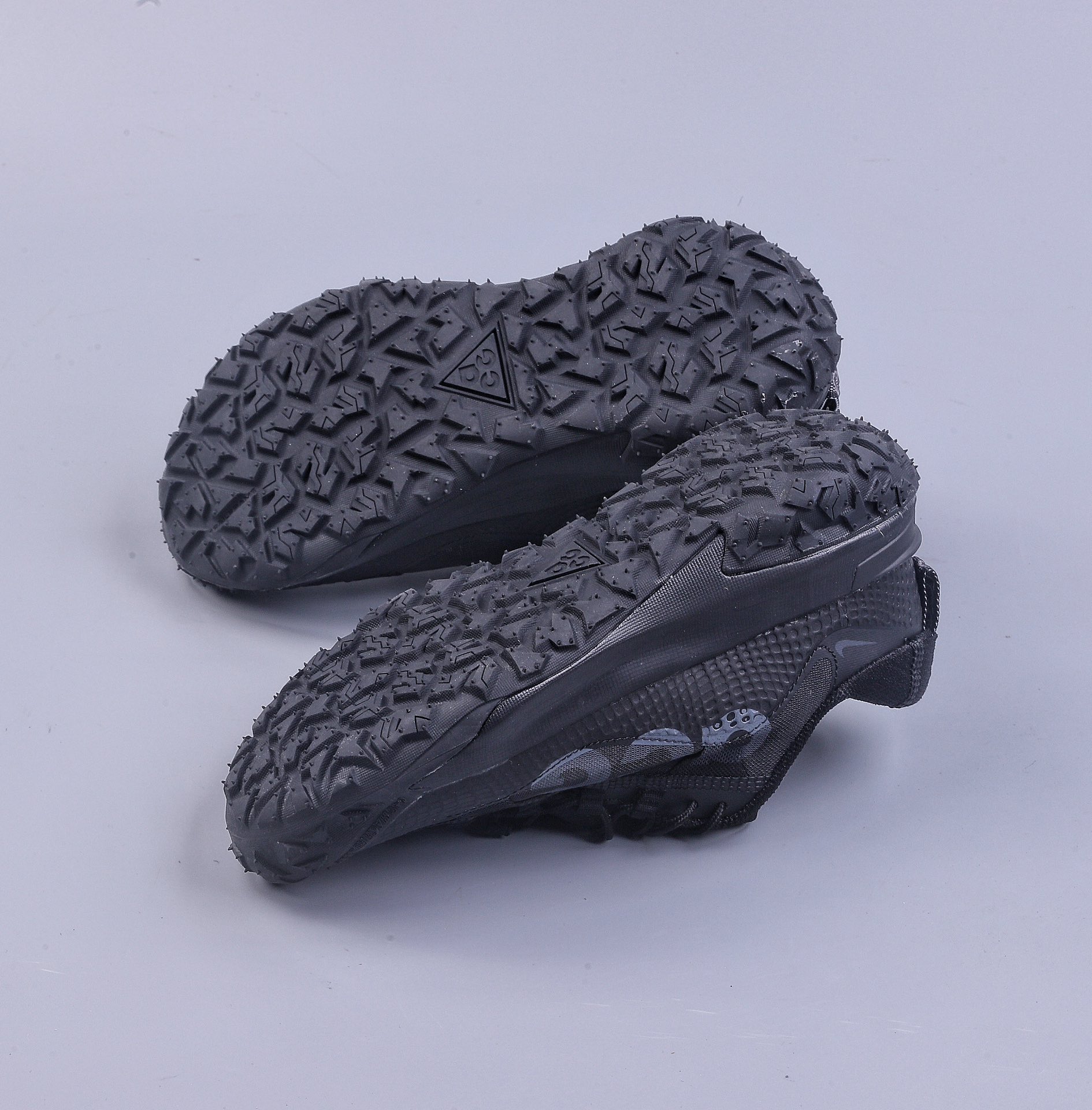 200 Nike ACG Mountain Fly Low GTX SE 登山系列运动鞋 DV7903-108