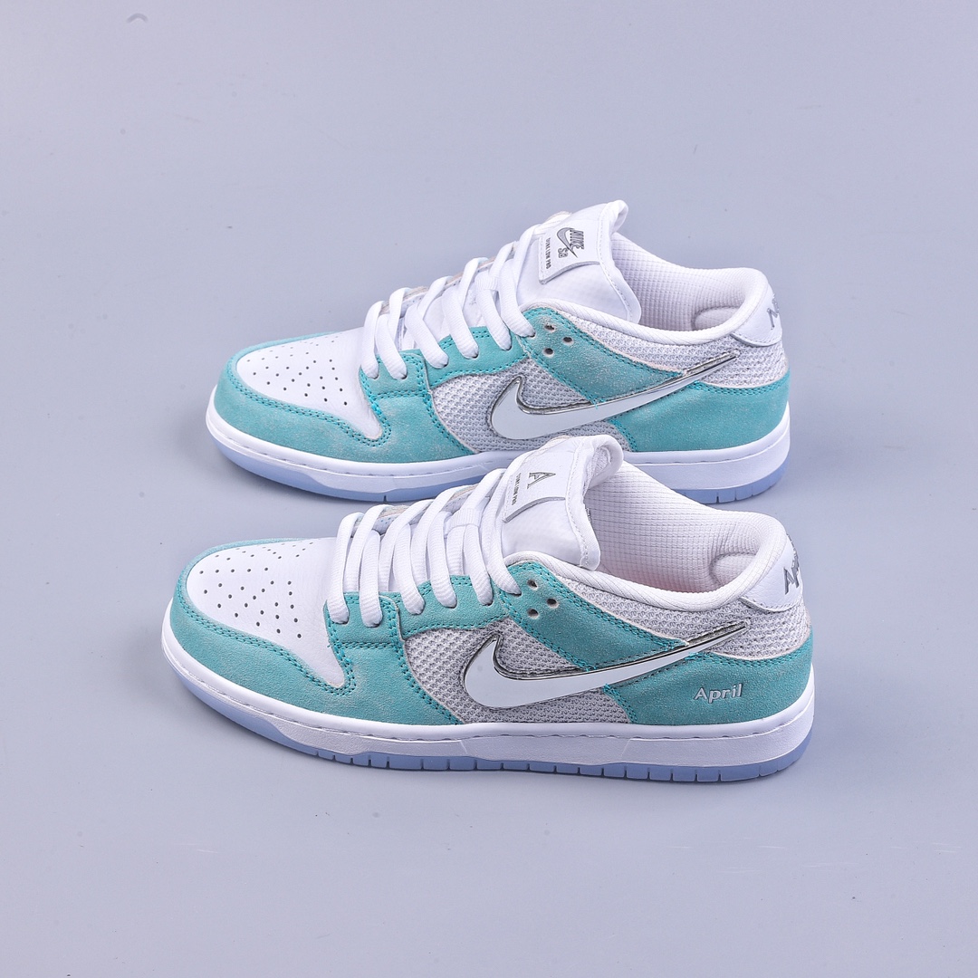 320 C Nike SB Dunk Low 冰封玫瑰 镜面勾 FD2562-400
