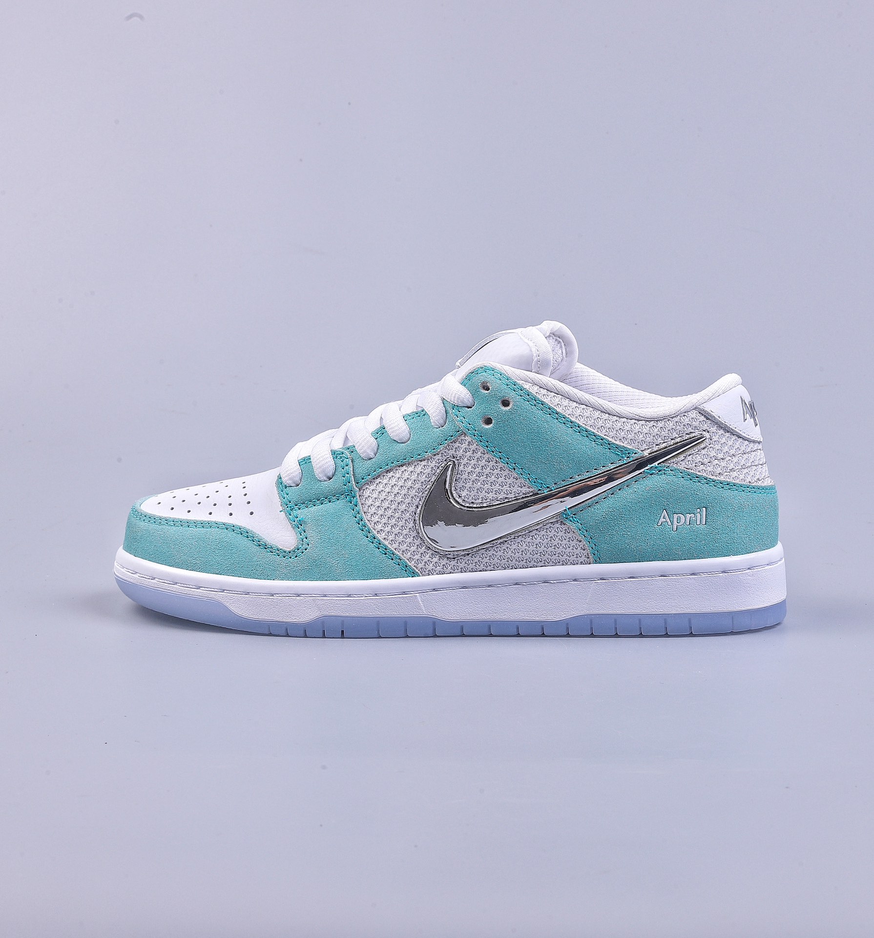 320 C Nike SB Dunk Low 冰封玫瑰 镜面勾 FD2562-400