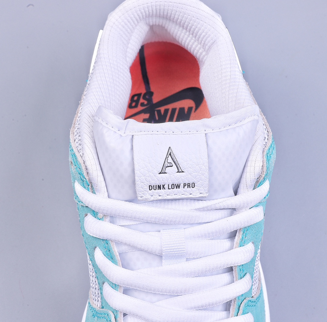 320 C Nike SB Dunk Low 冰封玫瑰 镜面勾 FD2562-400