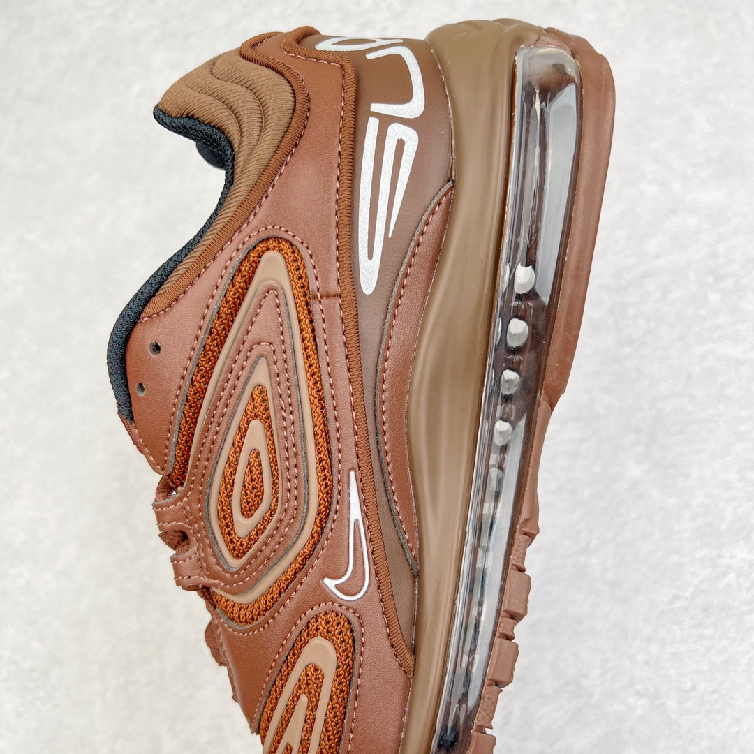 图片[7]-＃纯原 Supreme x NK Air Max 98 TL SP 系列低帮经典复古百搭休闲运动气垫慢跑鞋 Sup联名 DR1033-200 Supreme x Air Max 98 TL 最新联名鞋款正式登场！继合作发布 SB Blazer Mid 之后，Supreme 与 NK 再度为 2022 秋季带来联名新作，共同打造 Air Max 98 TL 全新联名鞋款。本次联名鞋款共推出黑色、白色、粉色与棕色四种选择，鞋面采用合成皮革与针织网眼构成，搭配反光 TPU 覆盖层提升视觉层次。鞋侧迷你 Swoosh Logo、鞋跟变形的 Supreme 字样以及鞋带皆配备反光元素，最后搭载 Air Max 98 经典的全掌外露 Air 气垫以及橡胶外底完成设计。尺码：36 36.5 37.5 38 38.5 39 40 40.5 41 42 42.5 43 44 44.5 45-选品中心