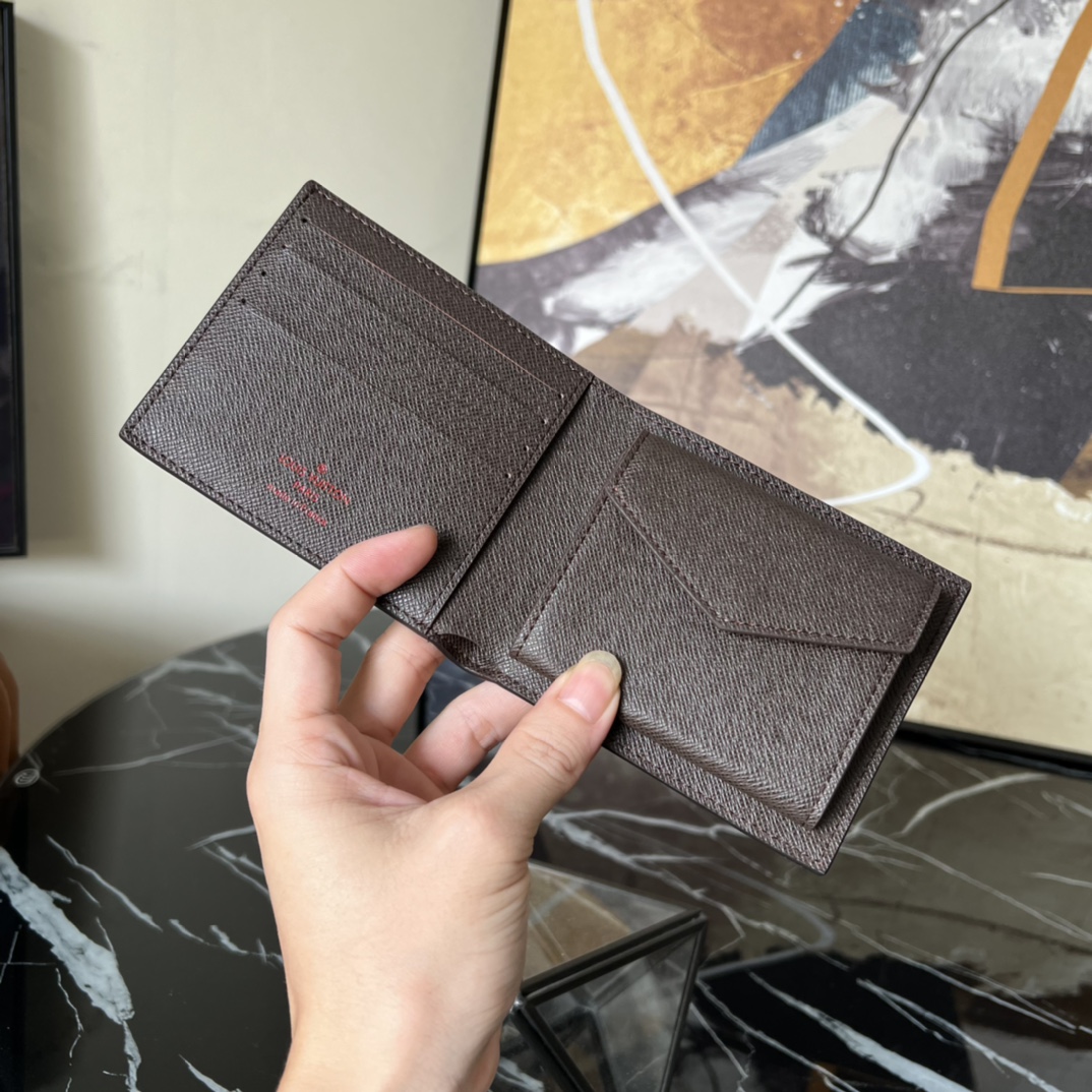 芯片版顶级原单N62288啡格这款DamierGraphite零钱纸钞与信用卡夹重新运用了经典的设计现代
